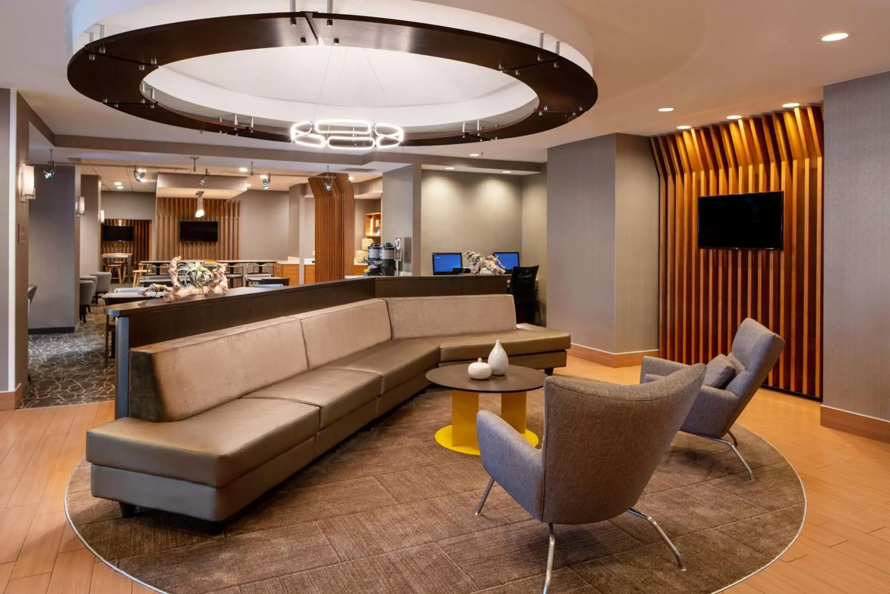 Lobby or reception, Lounge/Bar in Sonesta Select Nashville Airport Suites