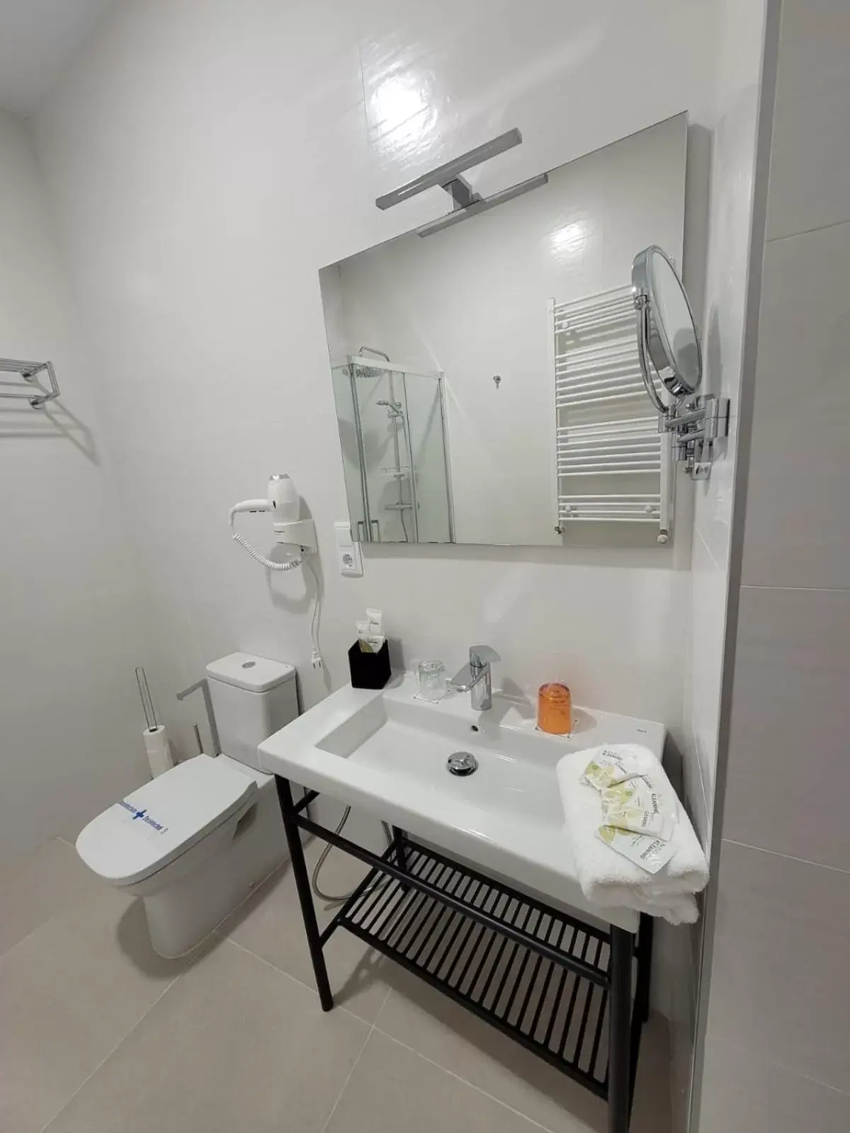 Bathroom in Casa Rural "Laplaza23"