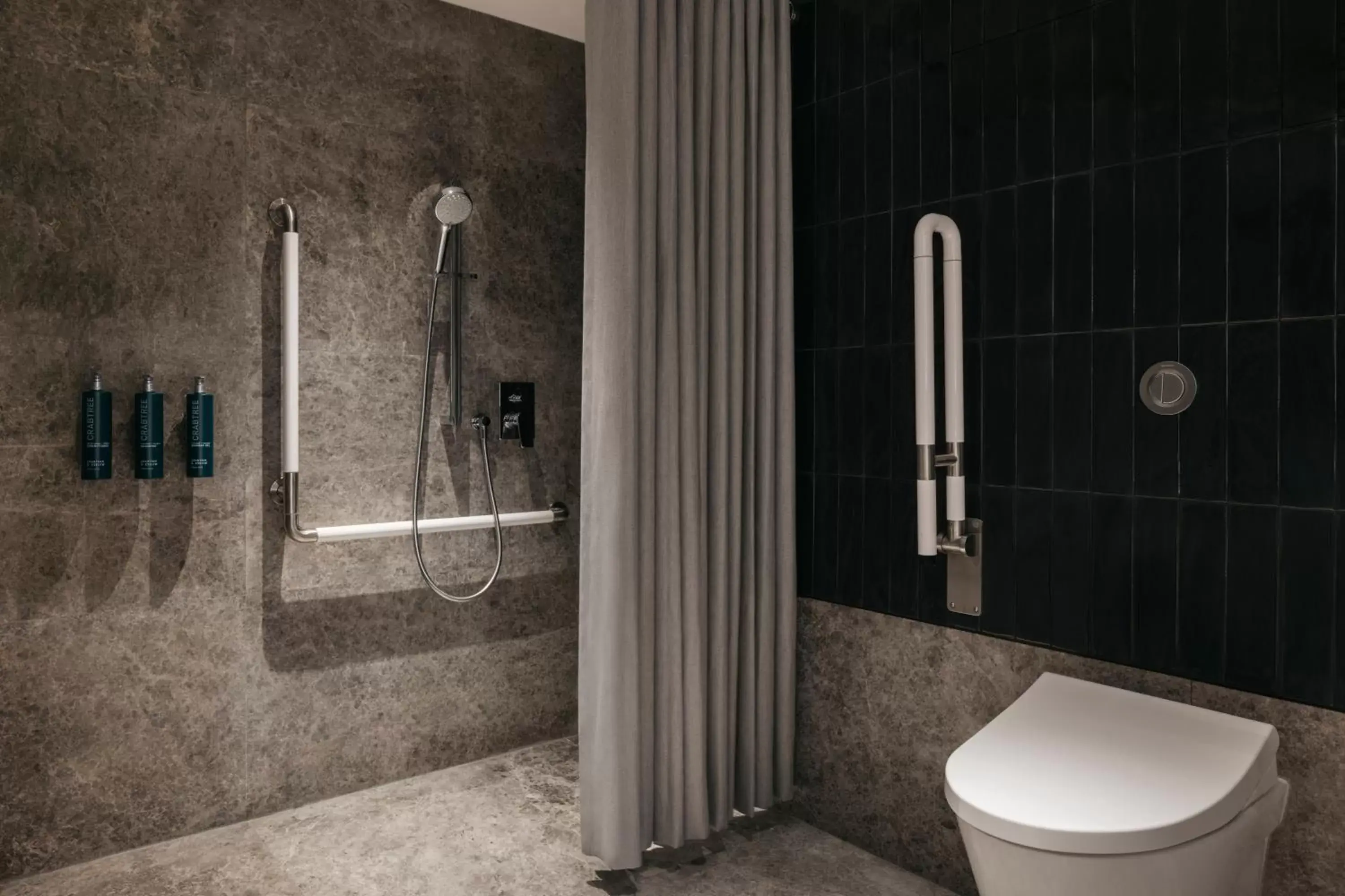 Shower, Bathroom in Hilton Singapore Orchard