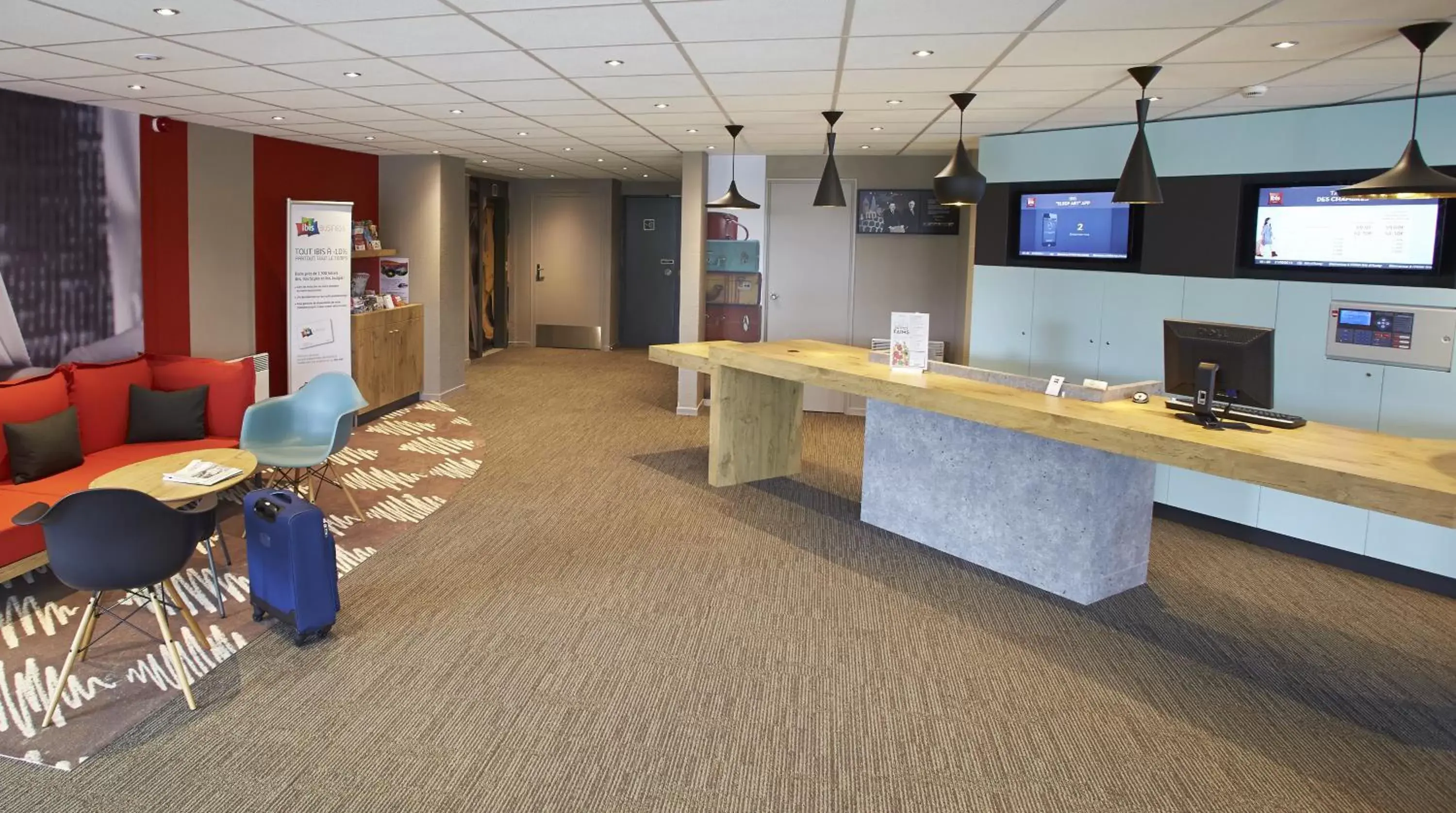 Lobby or reception in Ibis Auray Lobby or reception in Ibis Auray
