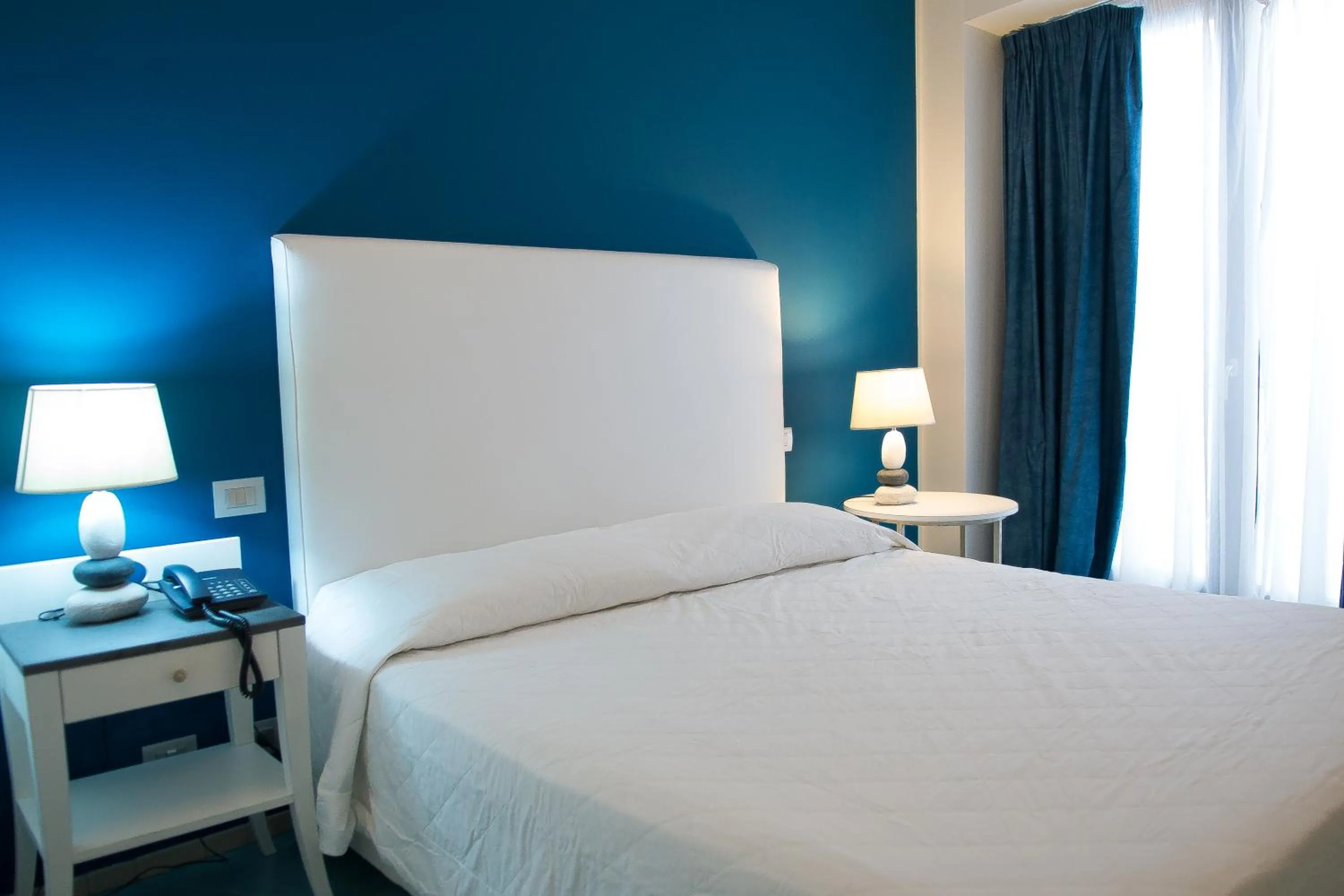 Bedroom, Bed in Hotel Cutimare - Aeolian Charme