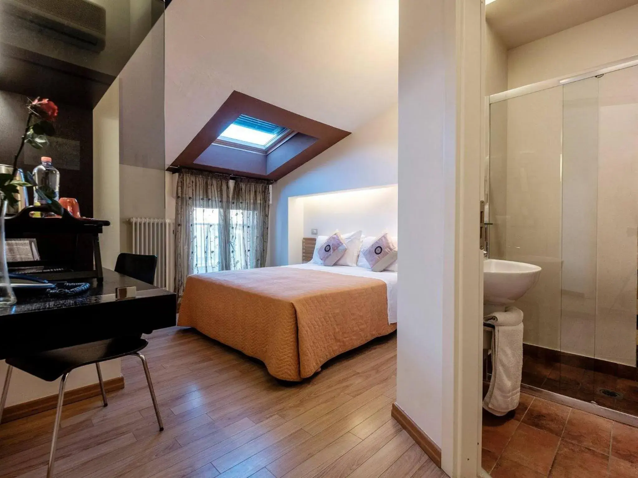 Photo of the whole room, Bed in Hotel Villa Lalla Photo of the whole room, Bed in Hotel Villa Lalla