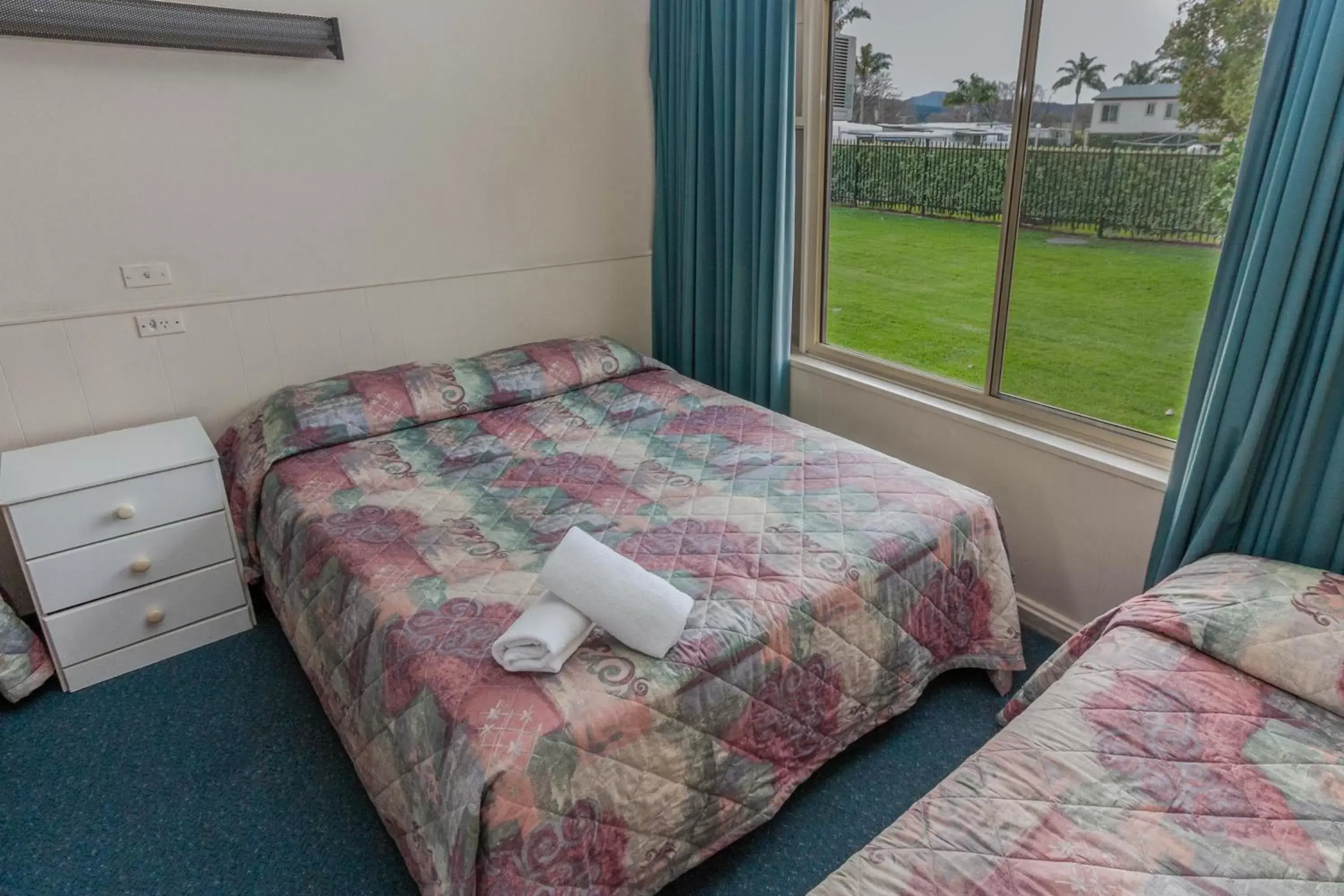 Bedroom, Bed in Moruya Waterfront Hotel Motel