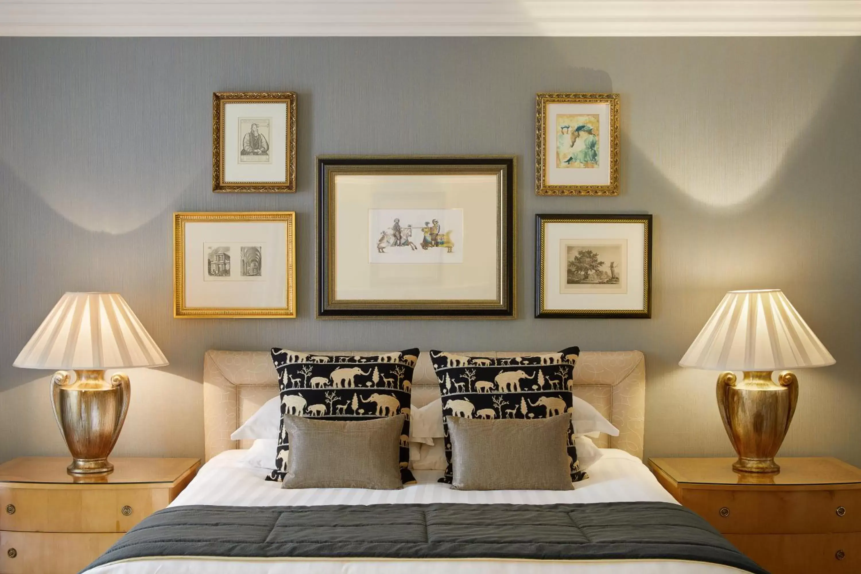 Deluxe Room in The Landmark London Deluxe Room in The Landmark London