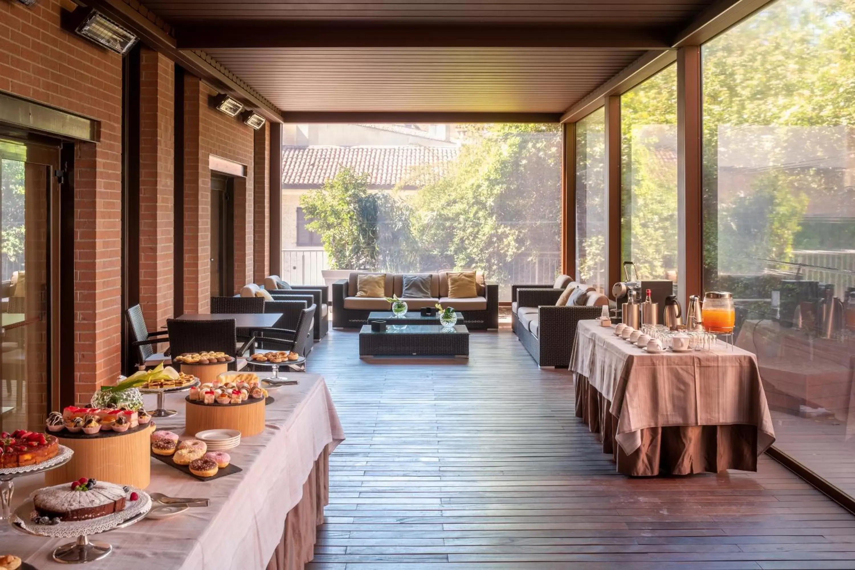Balcony/Terrace, Restaurant/Places to Eat in Aemilia Hotel Bologna