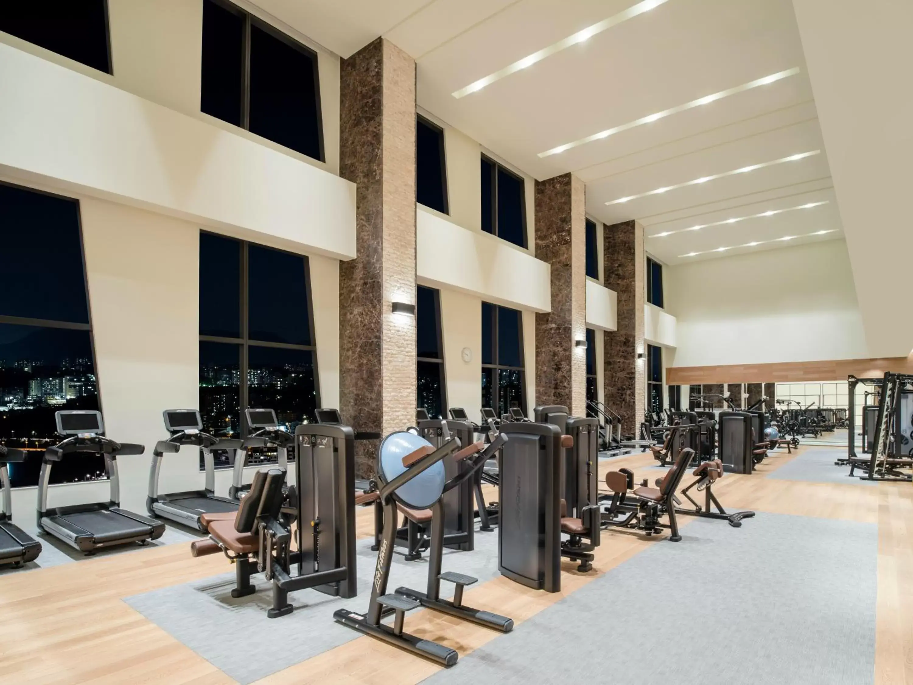 Fitness centre/facilities, Fitness Center/Facilities in Grand Mercure Ambassador Hotel and Residences Seoul Yongsan