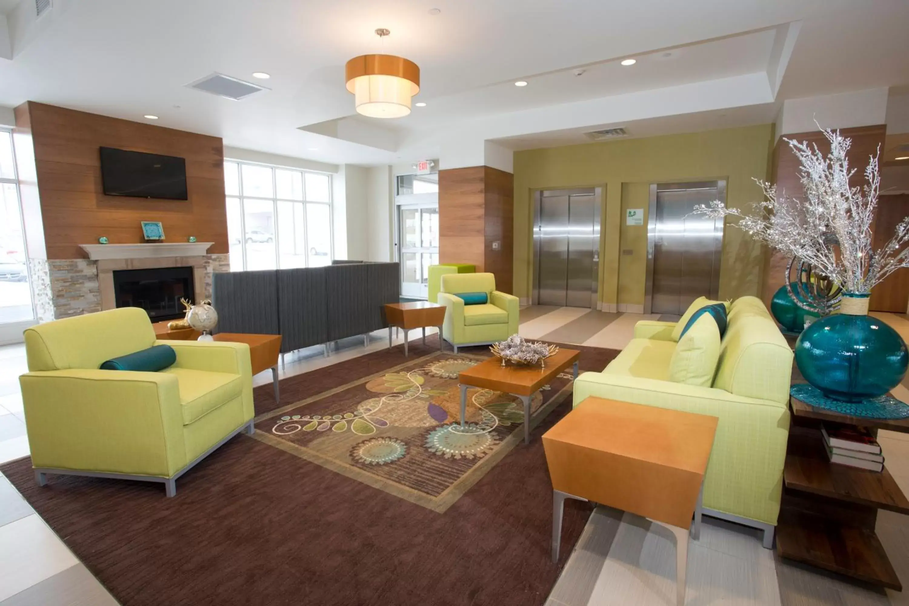 Property building, Seating Area in Holiday Inn Morgantown-University Area, an IHG Hotel