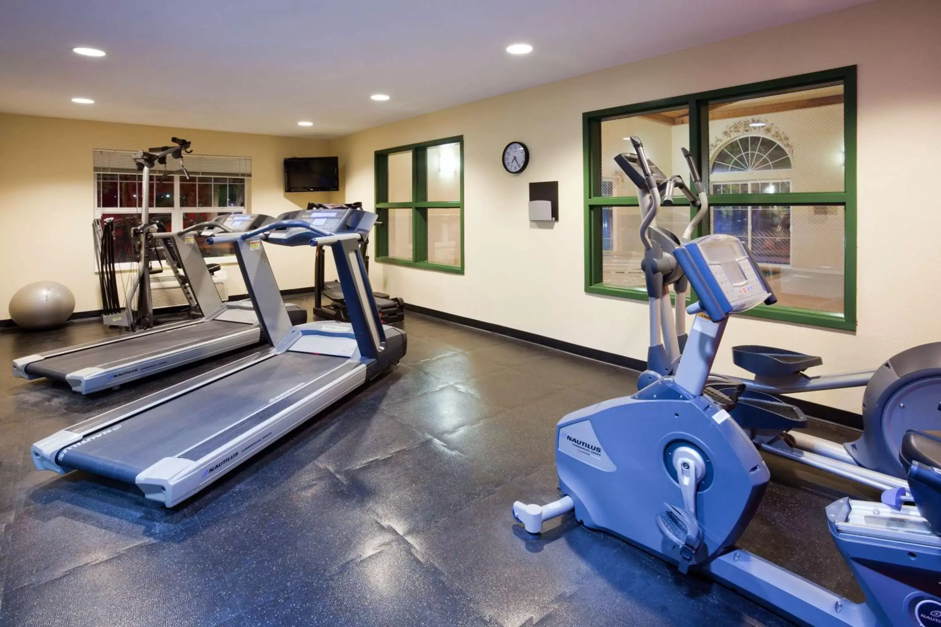 Activities, Fitness Center/Facilities in Country Inn & Suites by Radisson, Cottage Grove, MN
