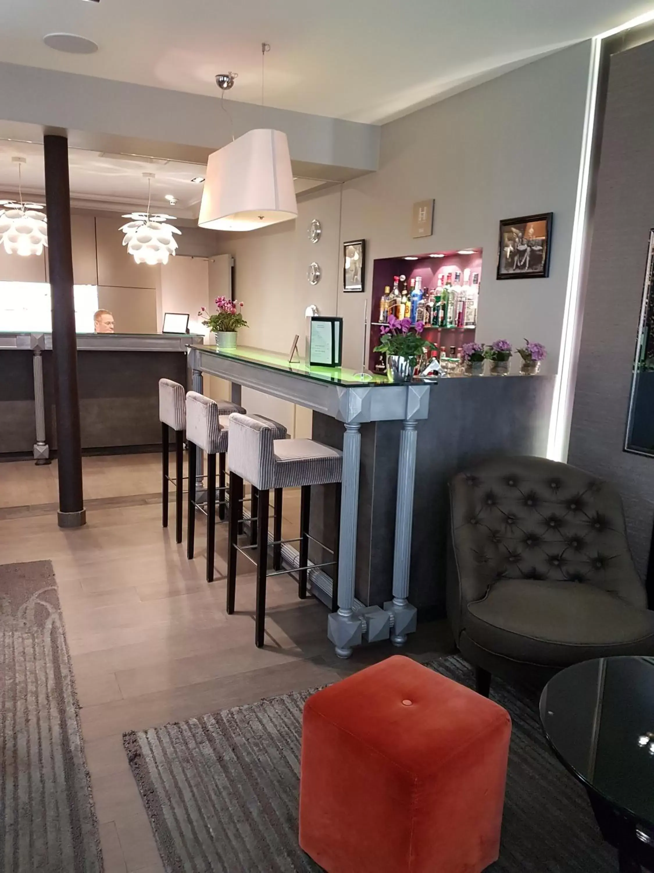 Lounge or bar in Hôtel Harvey