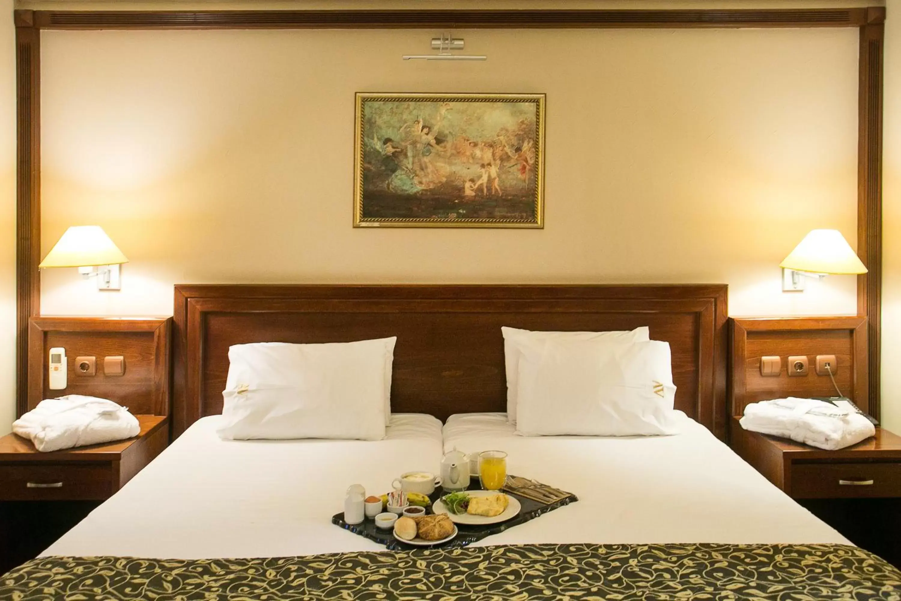 Bedroom, Bed in Avalon Airport Hotel Thessaloniki Bedroom, Bed in Avalon Airport Hotel Thessaloniki