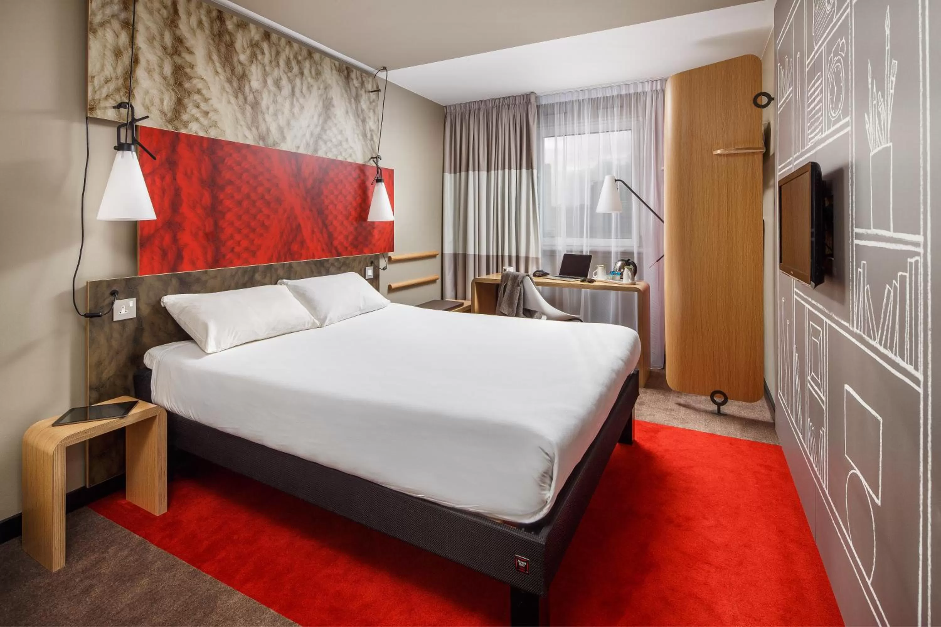 Bed in ibis London Barking