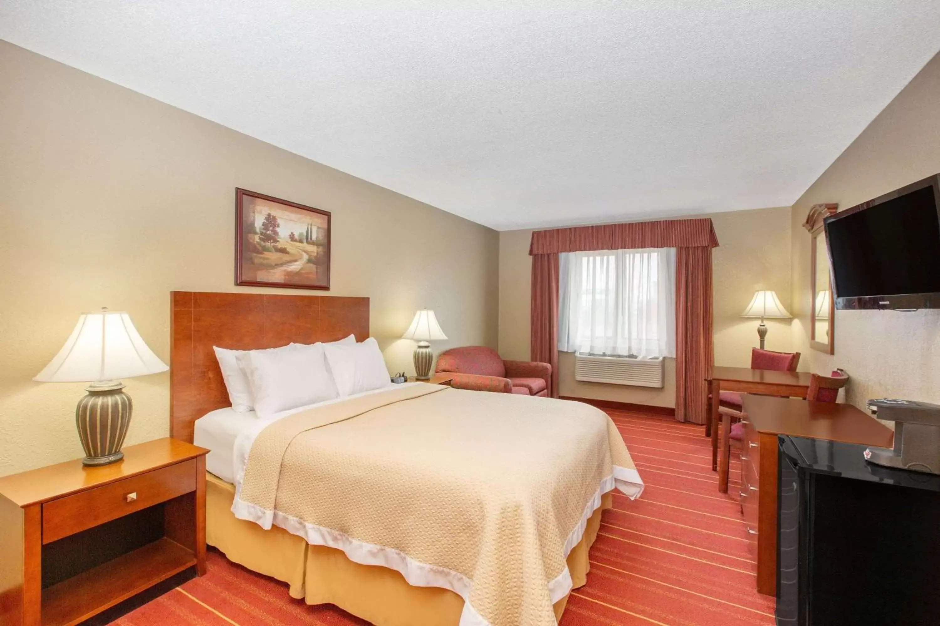 Photo of the whole room in Days Inn by Wyndham Salina I-70