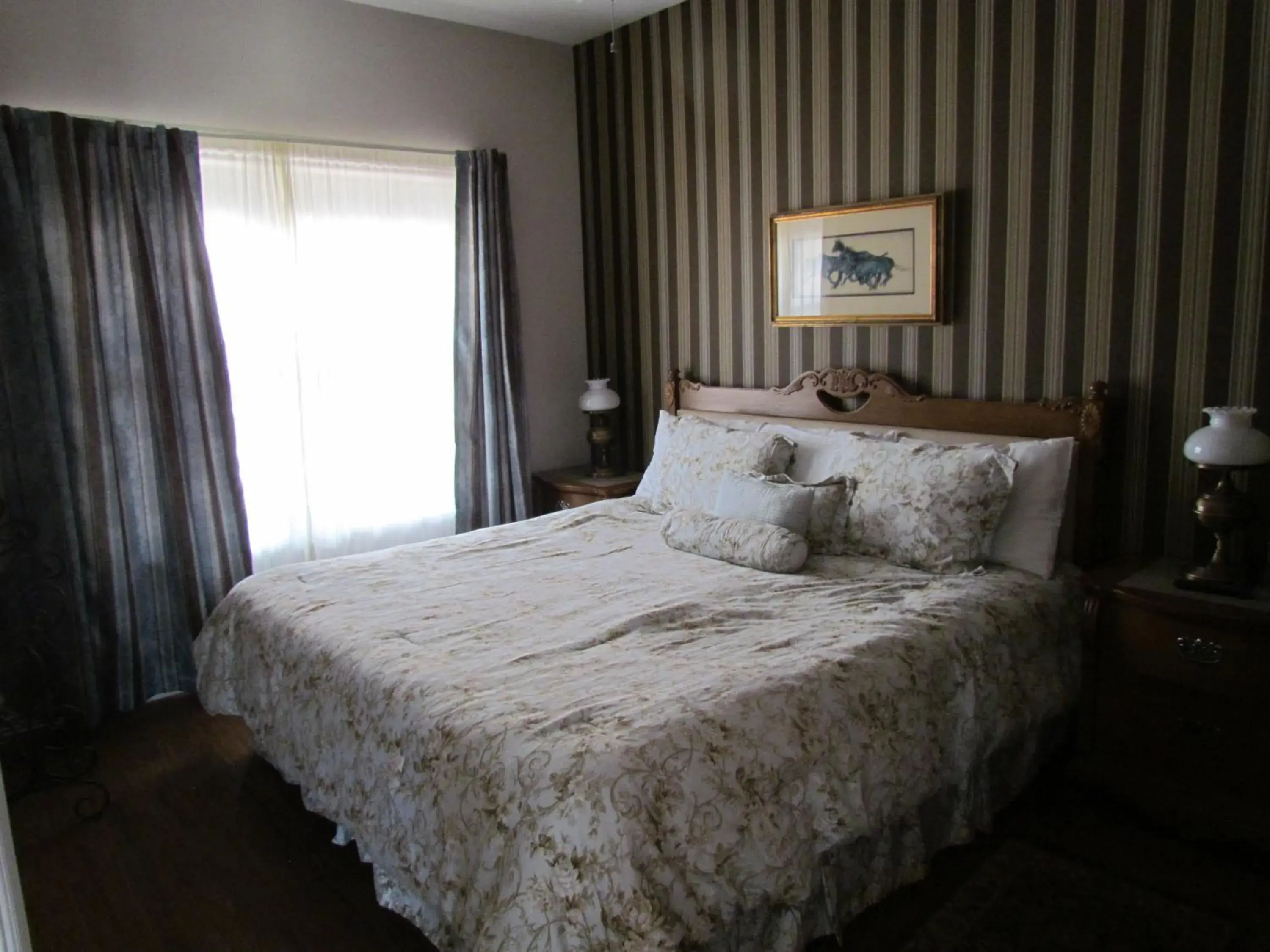 Premium King Room in Tombstone Monument Guest Ranch