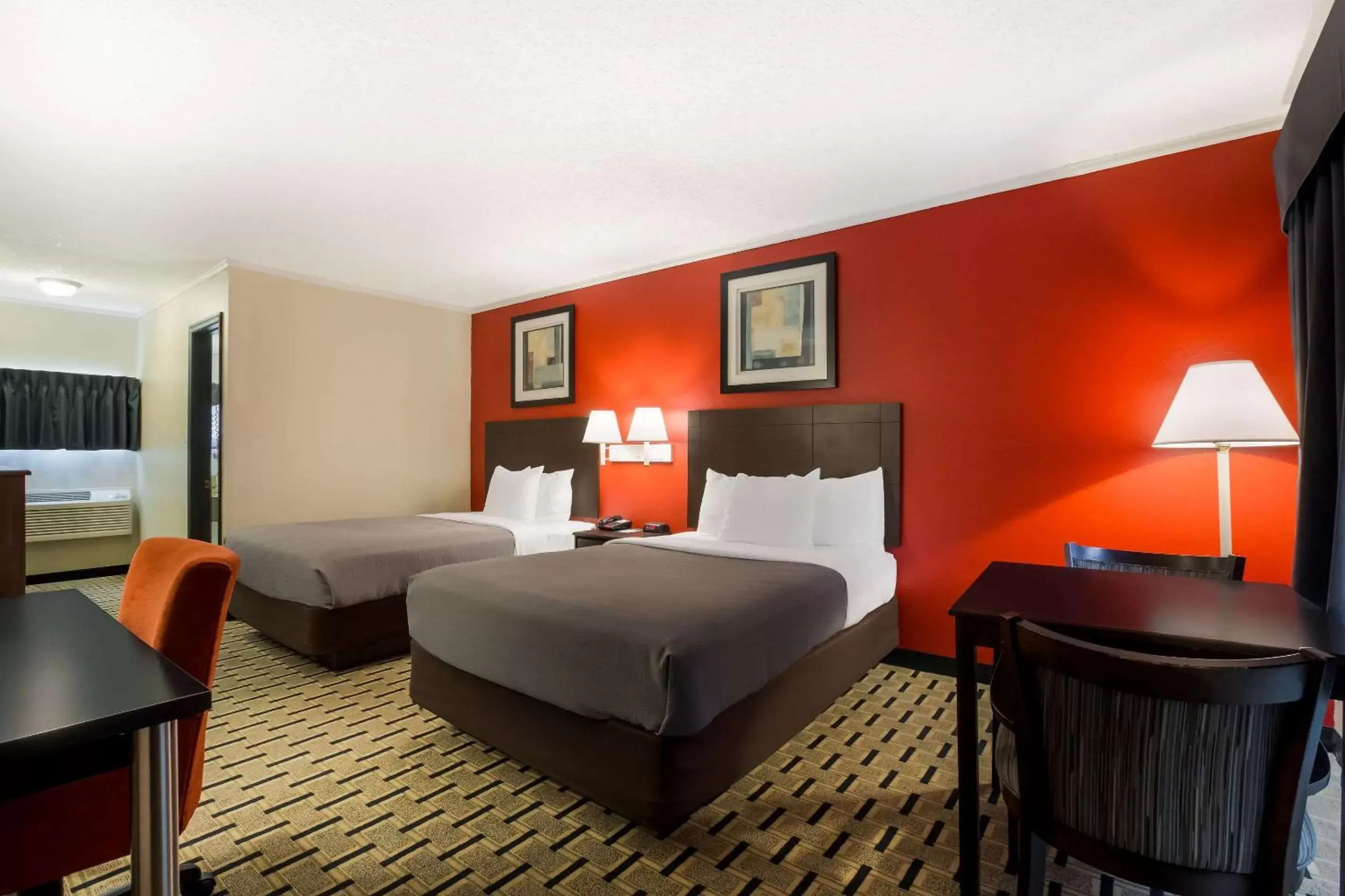 Bedroom, Bed in Quality Inn & Suites Millville – Vineland