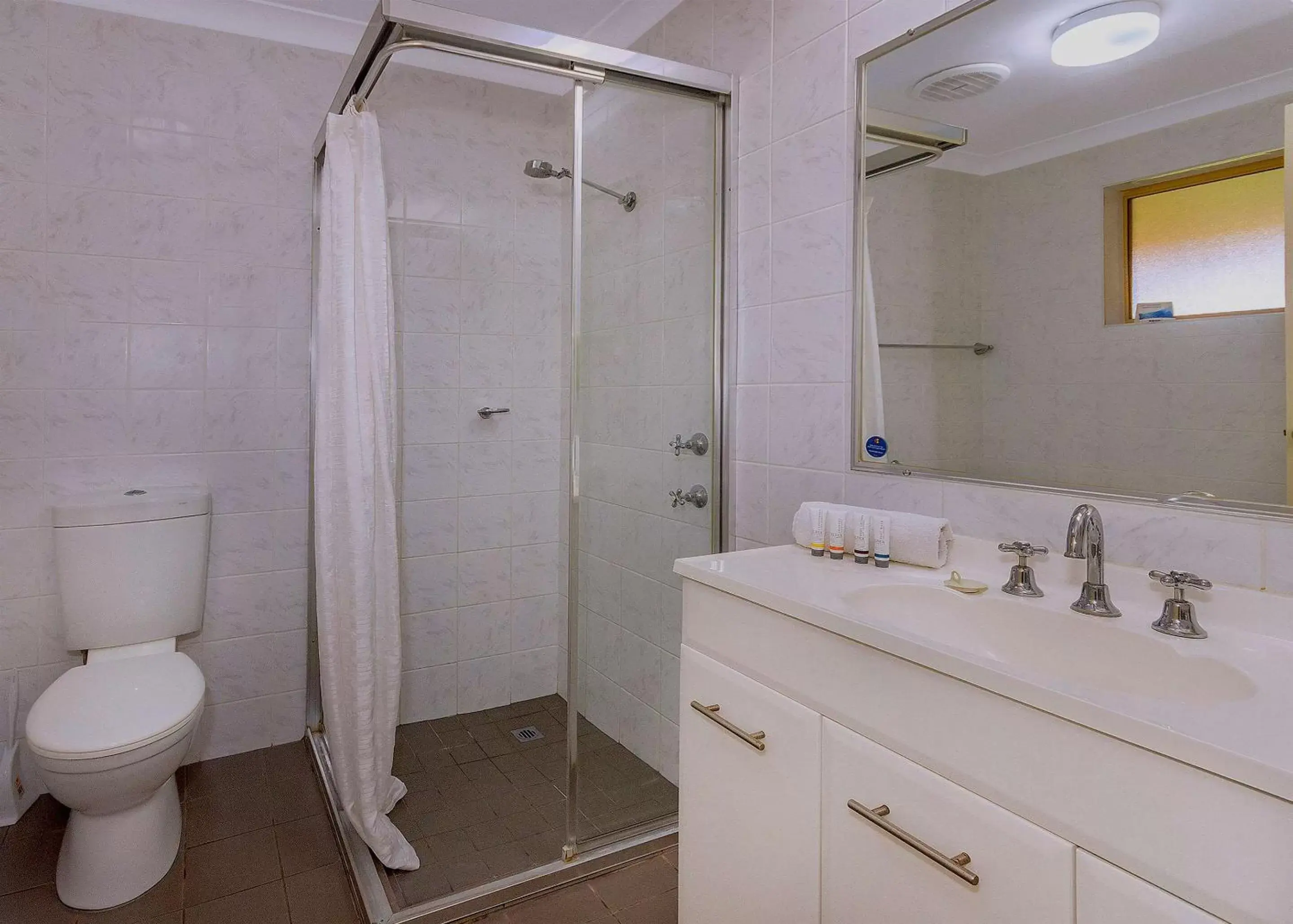 Photo of the whole room, Bathroom in Comfort Inn Bay of Isles
