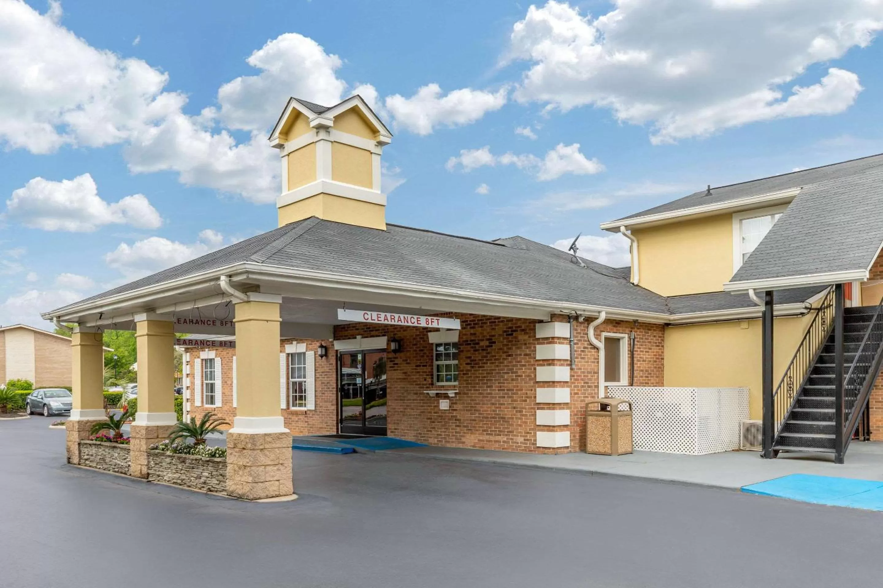 Property building in Quality Inn & Suites Lexington