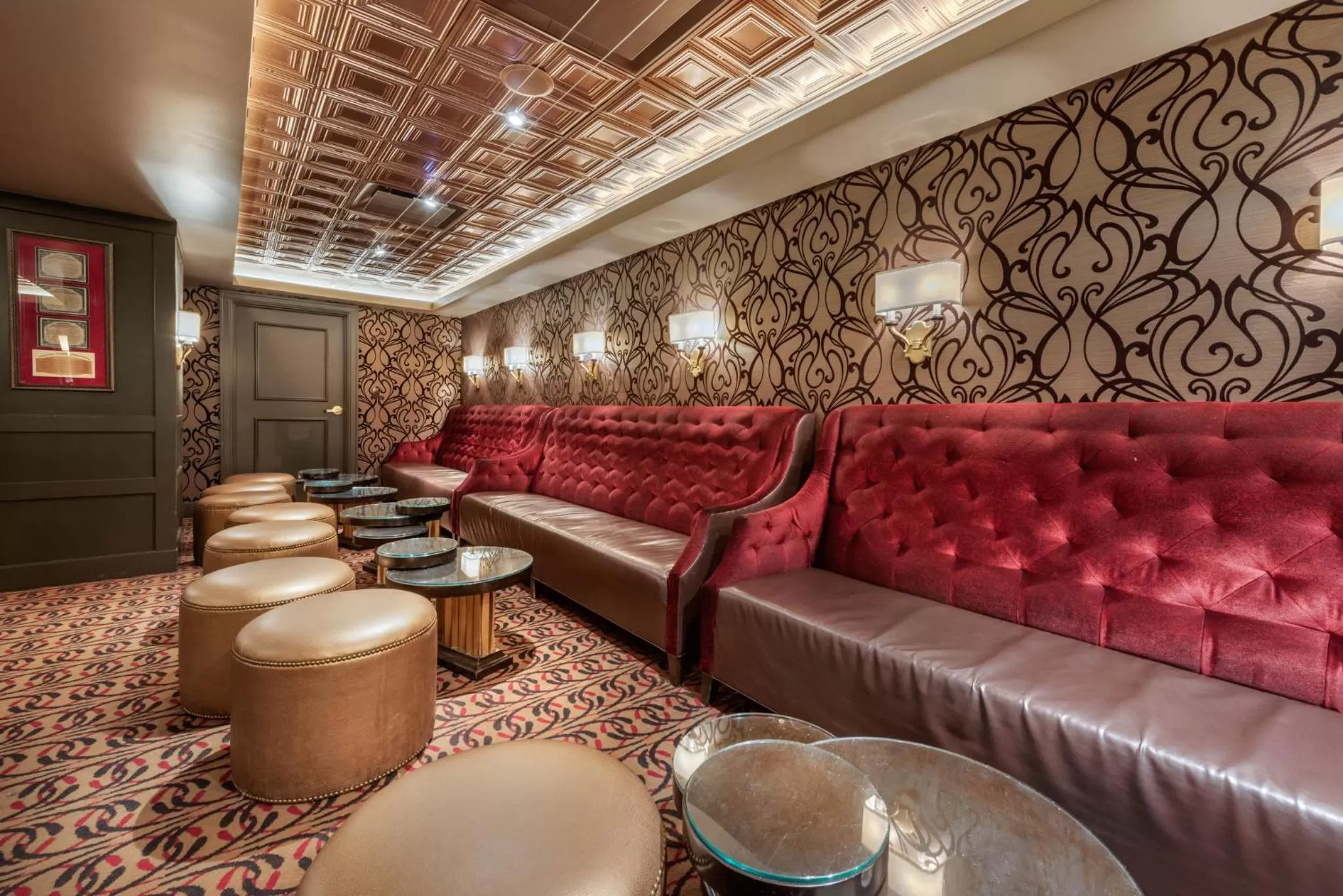 Lounge or bar in Omni William Penn Hotel