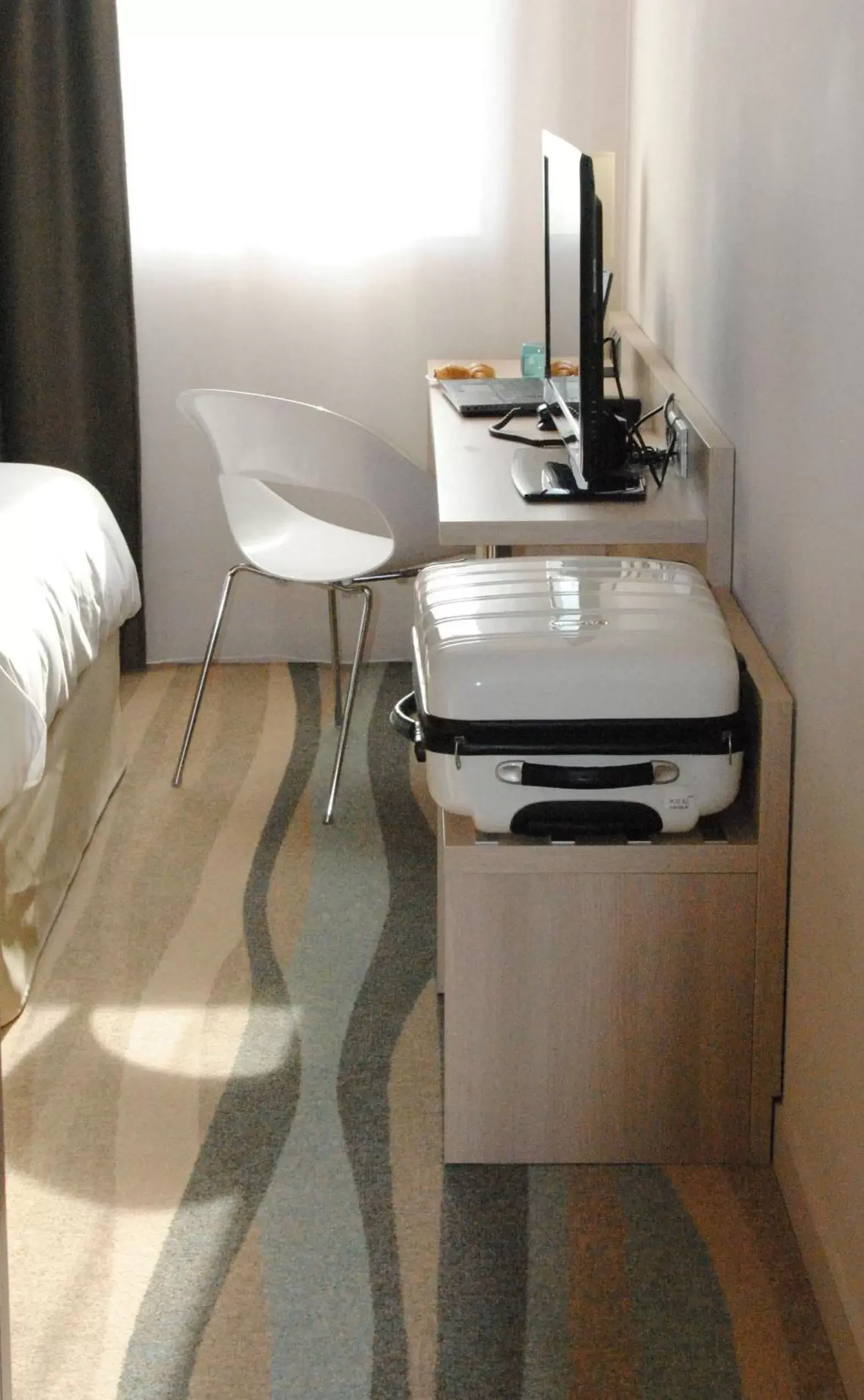 Photo of the whole room, Kitchen/Kitchenette in Brit Hotel Vendée Mer