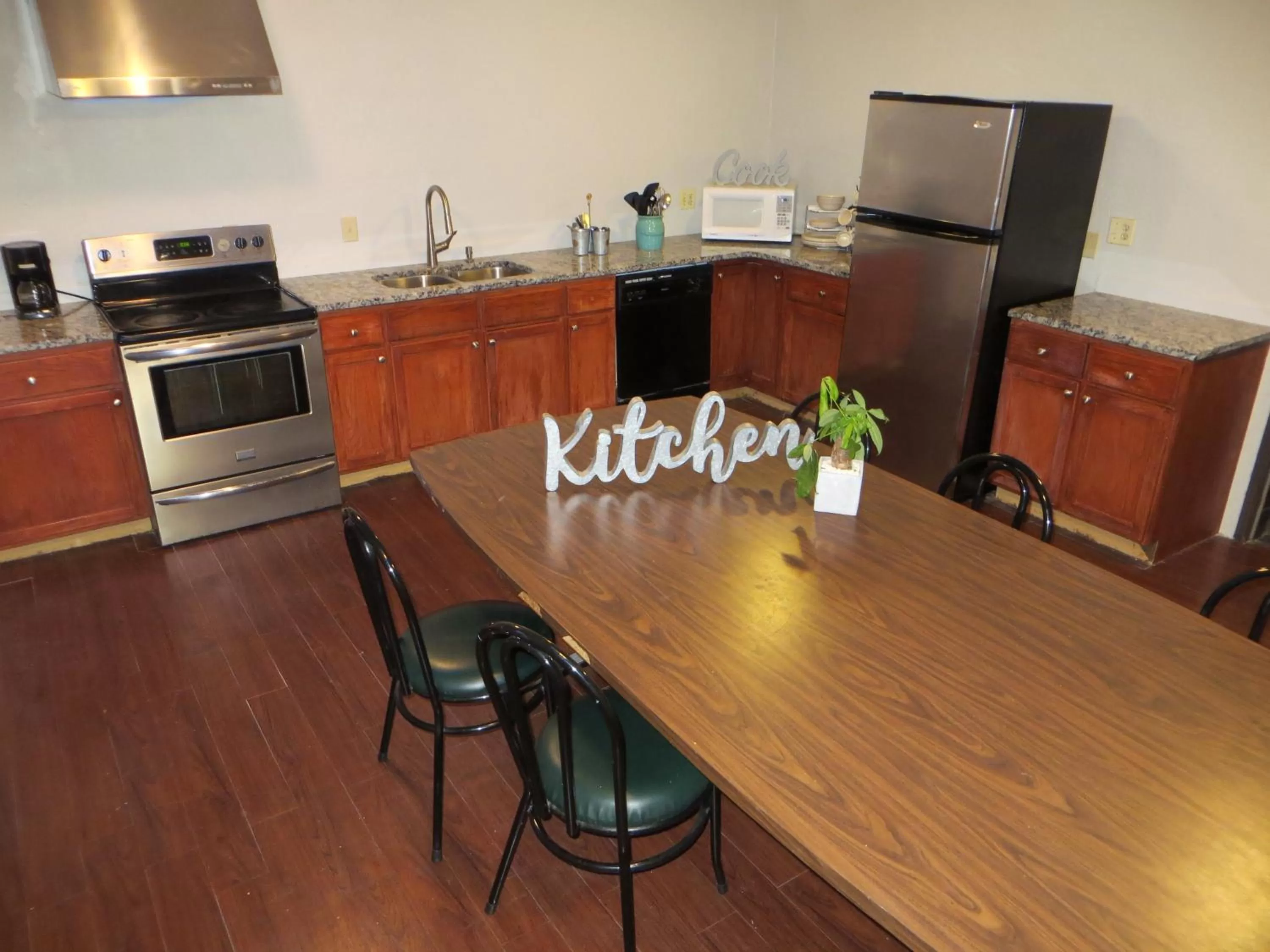 Kitchen or kitchenette in Boulder Twin Lakes Inn