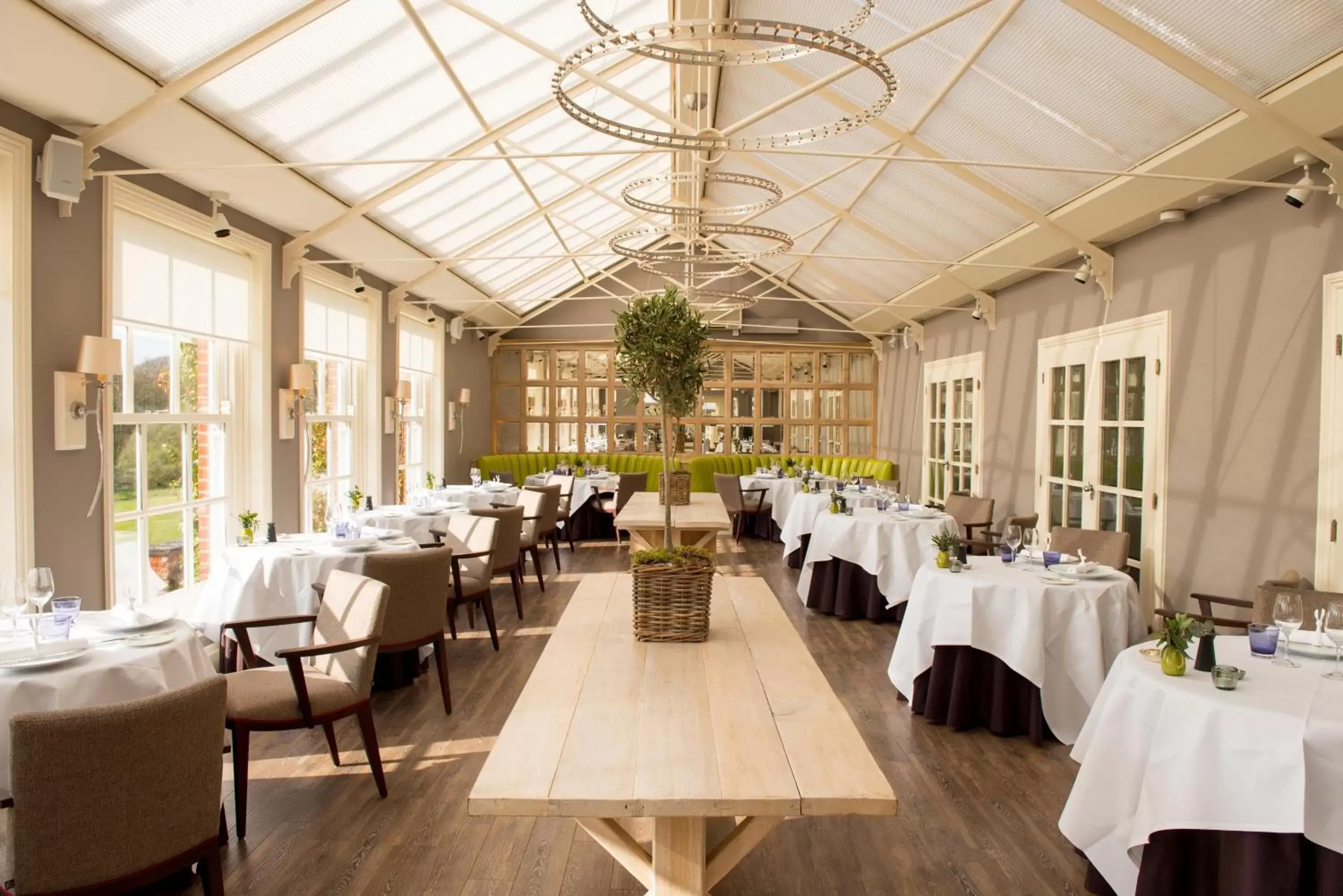 Restaurant/Places to Eat in Chewton Glen Hotel - an Iconic Luxury Hotel