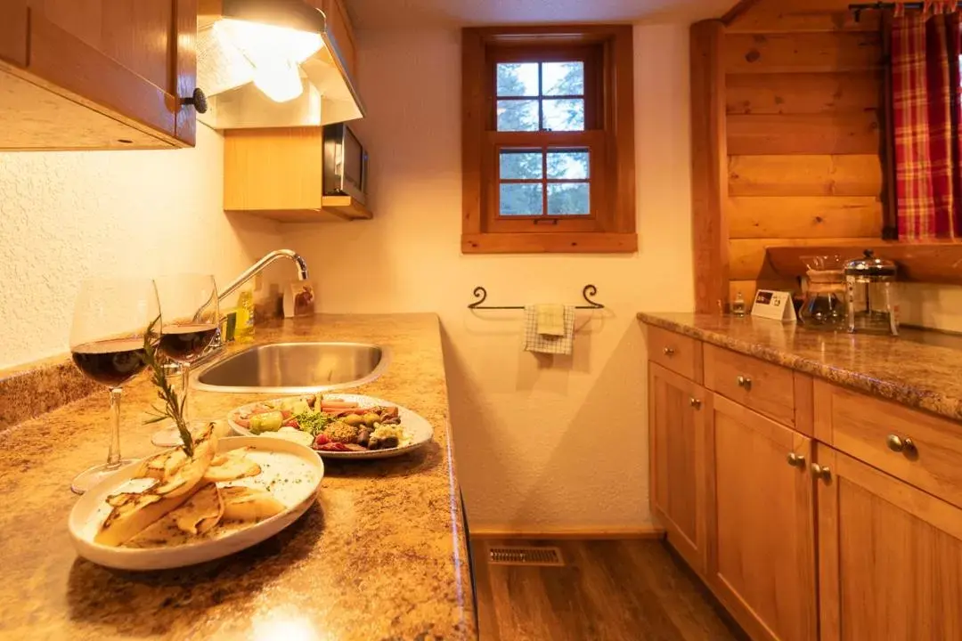 Kitchen or kitchenette, Kitchen/Kitchenette in Baker Creek By Basecamp