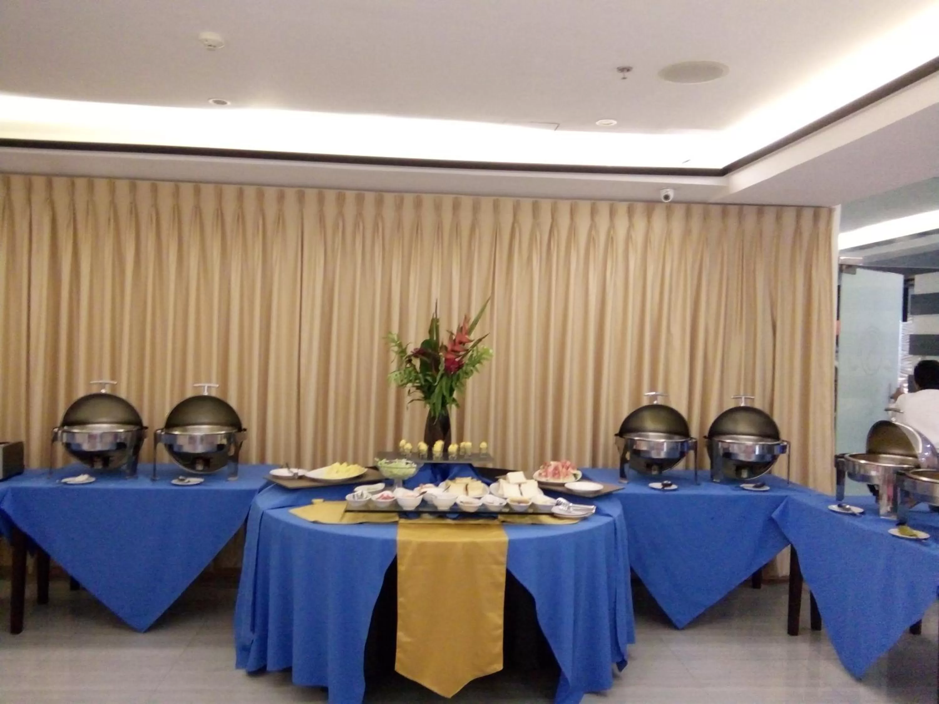 Continental breakfast in Southpole Central Hotel