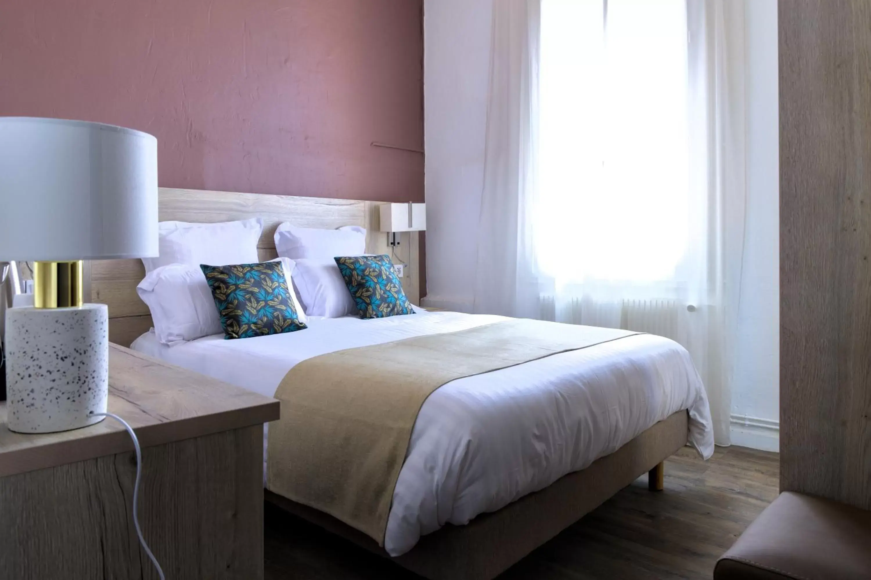 Bed in Hôtel du Golfe Sete-Balaruc