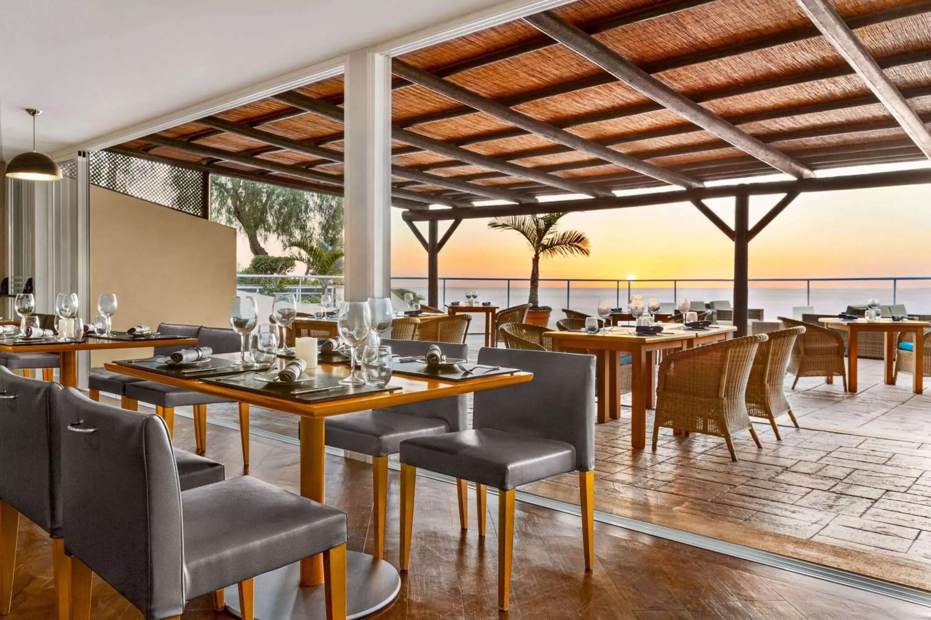 Restaurant/Places to Eat in Wyndham Residences Costa Adeje