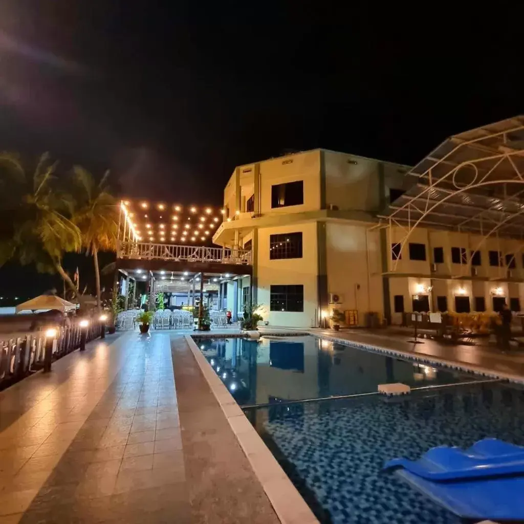 Restaurant/places to eat, Swimming Pool in Best Star Resort