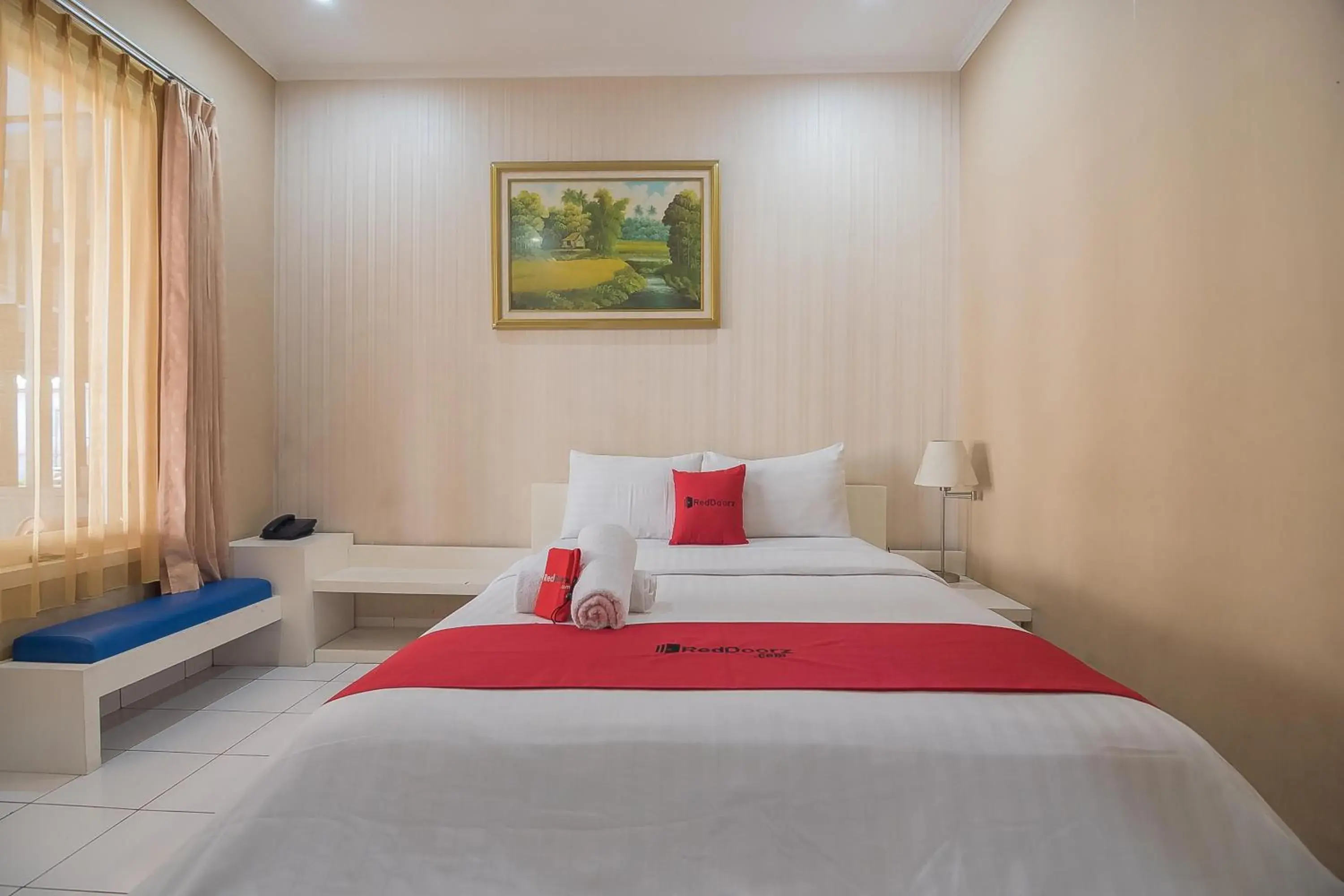 Bedroom, Bed in RedDoorz near Setrasari Mall 2