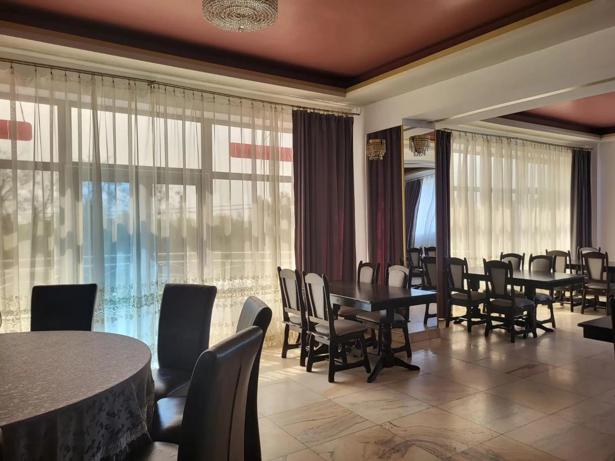 Restaurant/places to eat in Hotel IMPERYUM