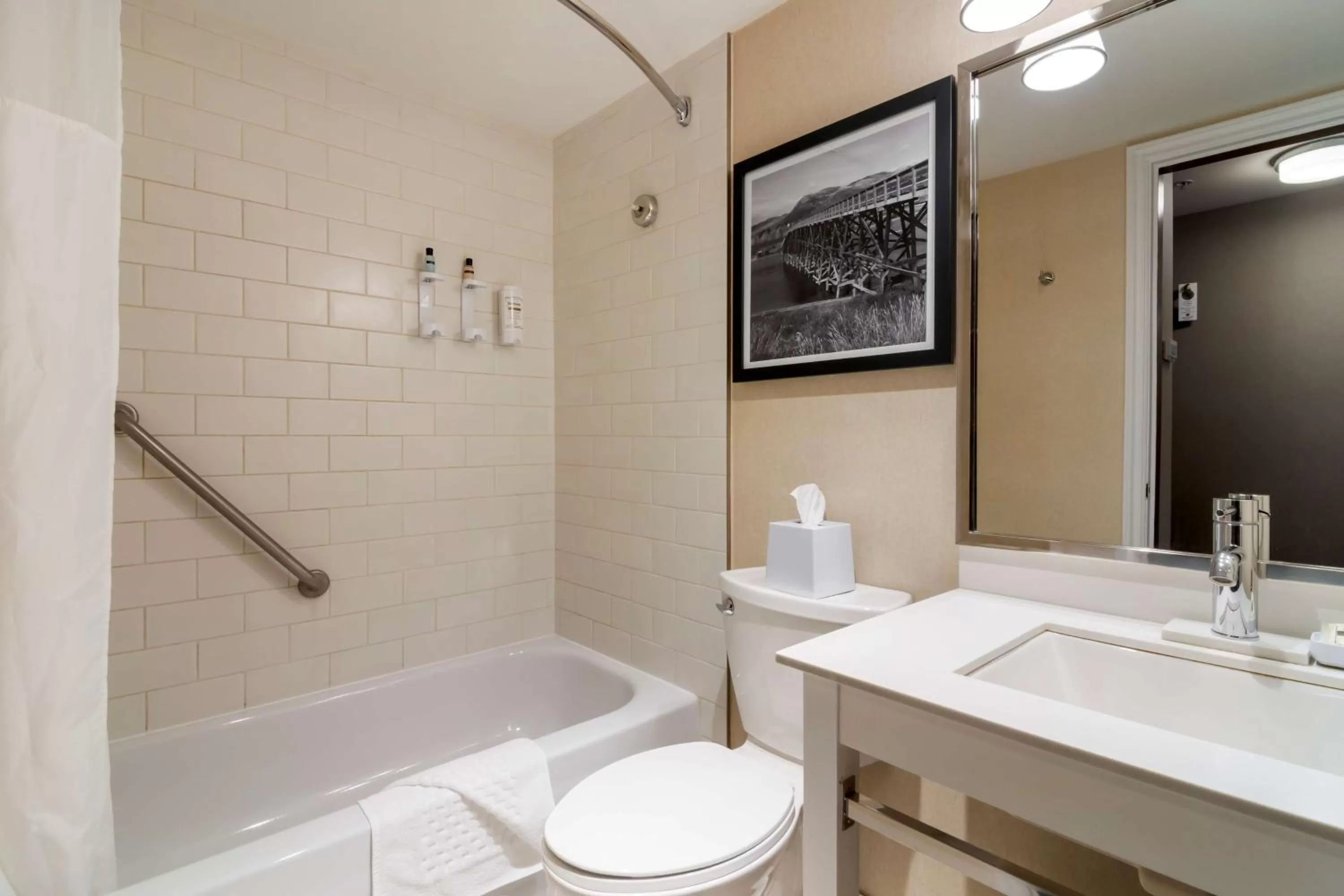 Bathroom in Best Western Premier Aberdeen Kamloops