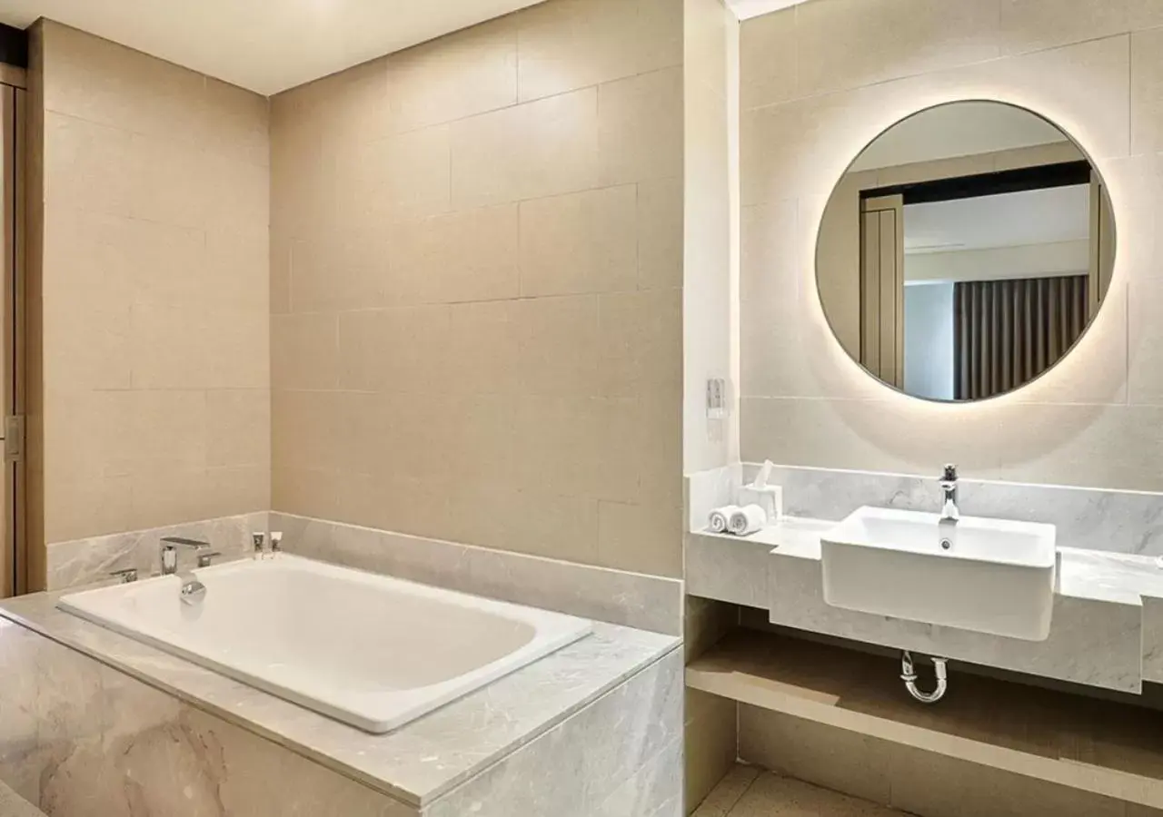 Bathroom in Mercure Bengkulu