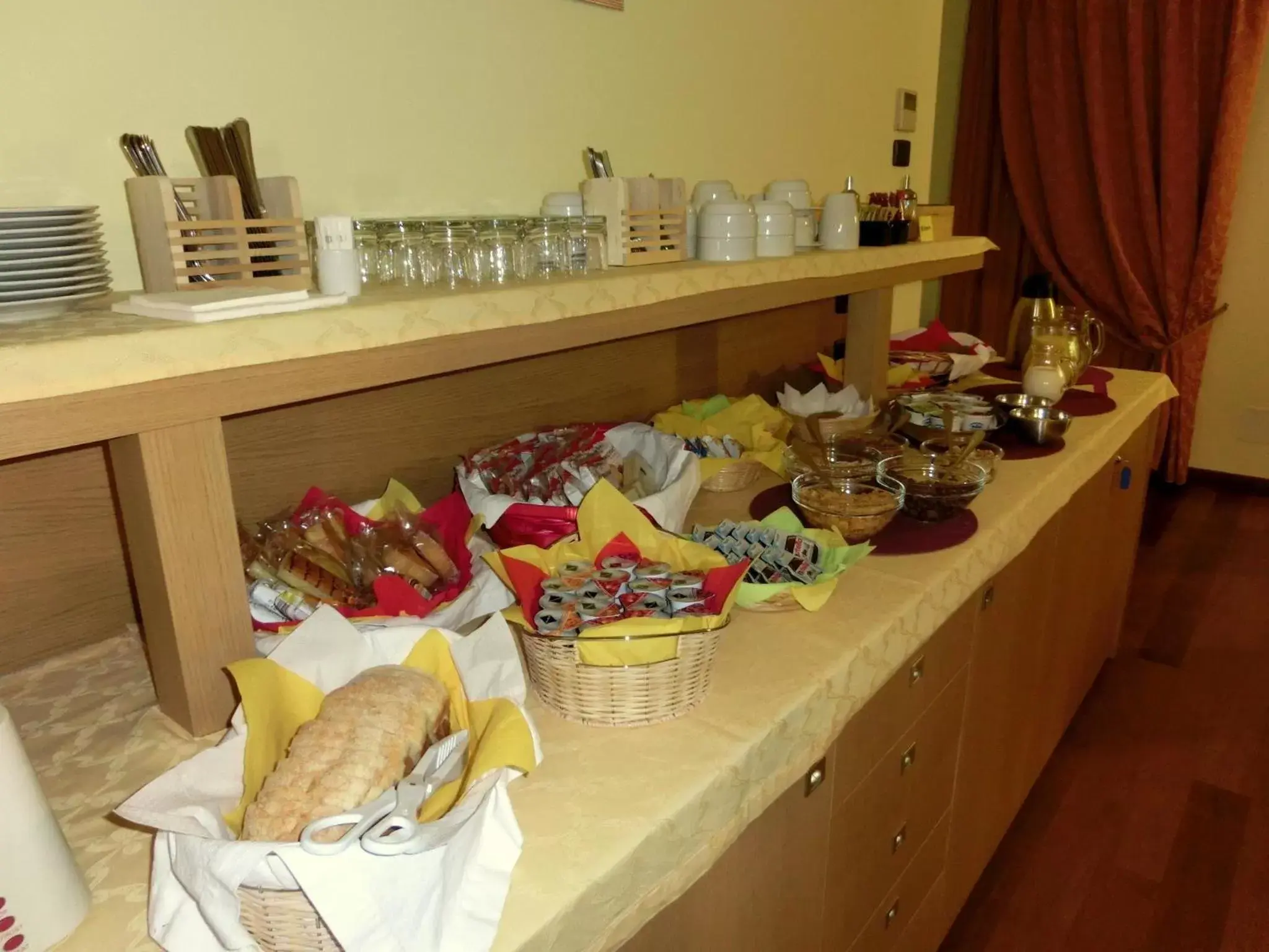 Buffet breakfast, Food in Hotel C25