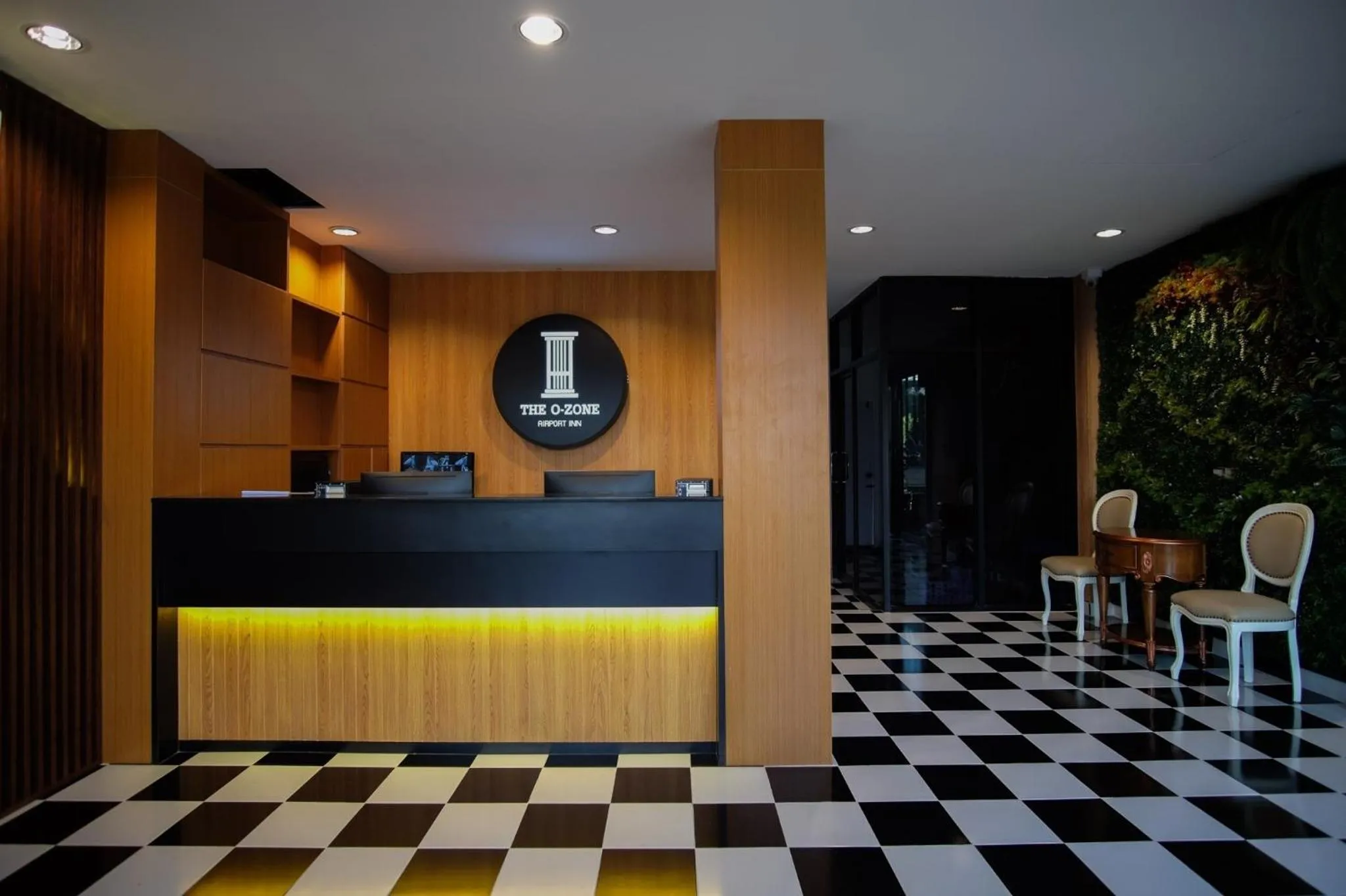 Lobby or reception in The O-Zone Airport Inn