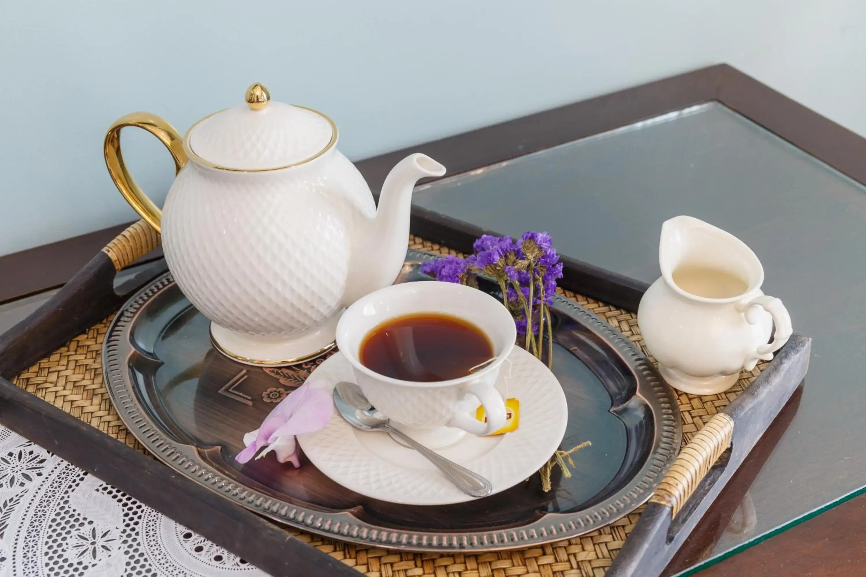 Coffee/tea facilities in The Velvet Orchid