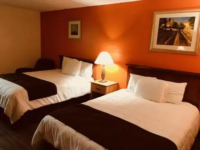 Photo of the whole room, Bed in Americas Best Value Inn Laredo