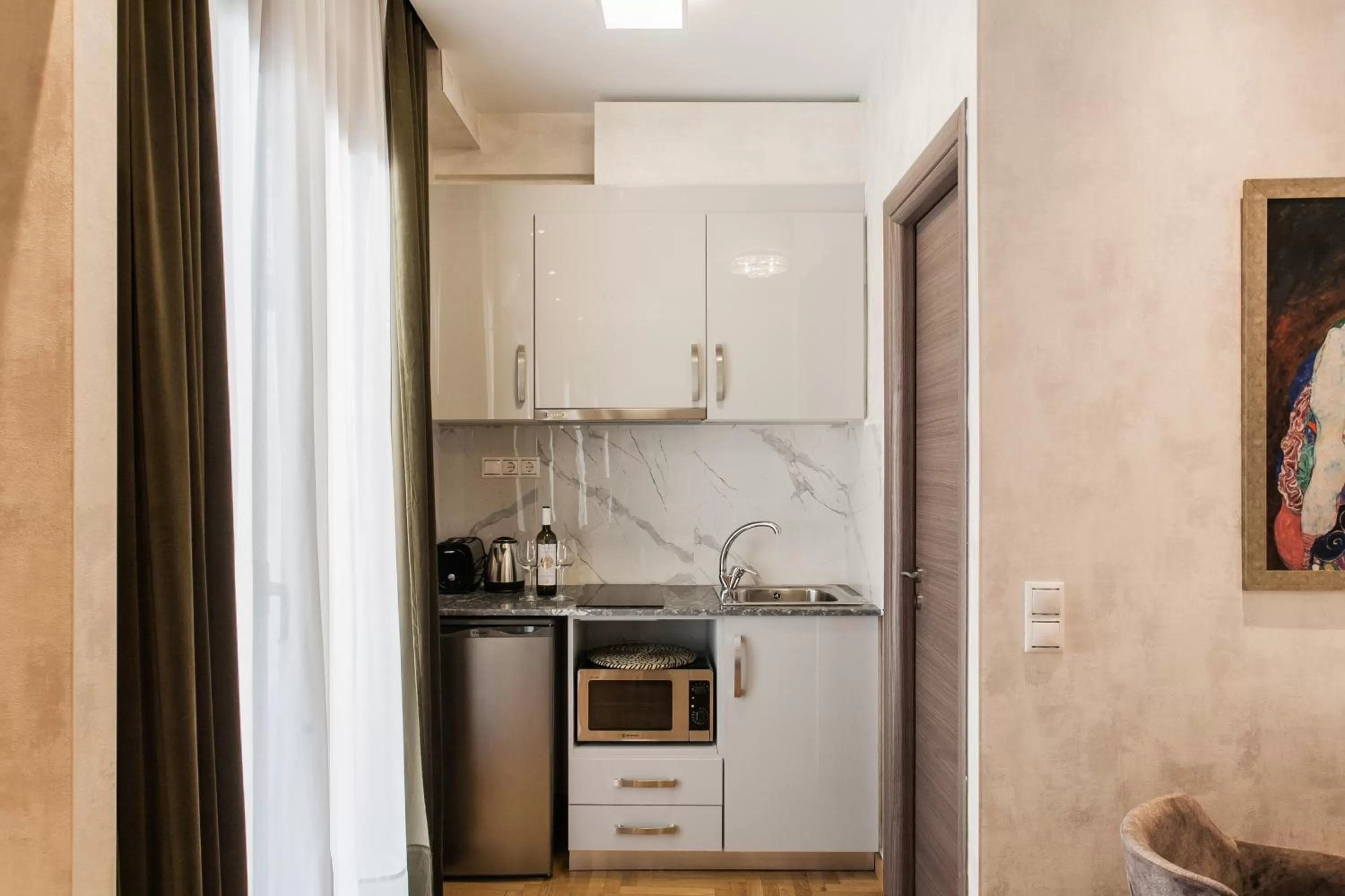 Kitchen or kitchenette in Nicholas Point Apartments and Rooms