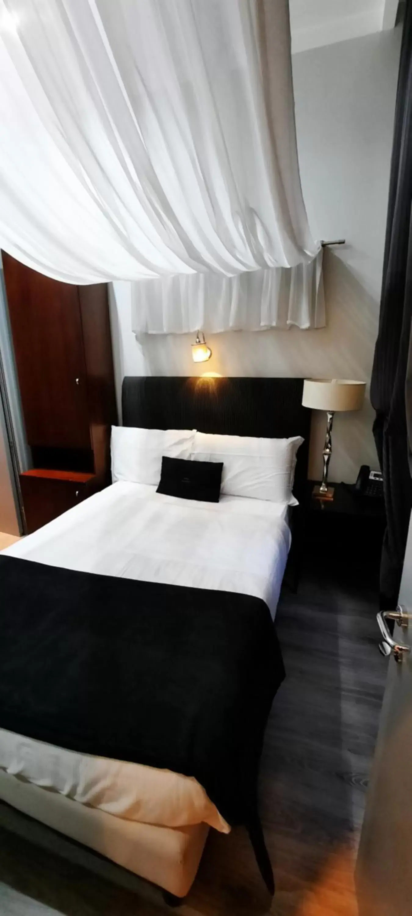 Bed in Hotel Giuggioli