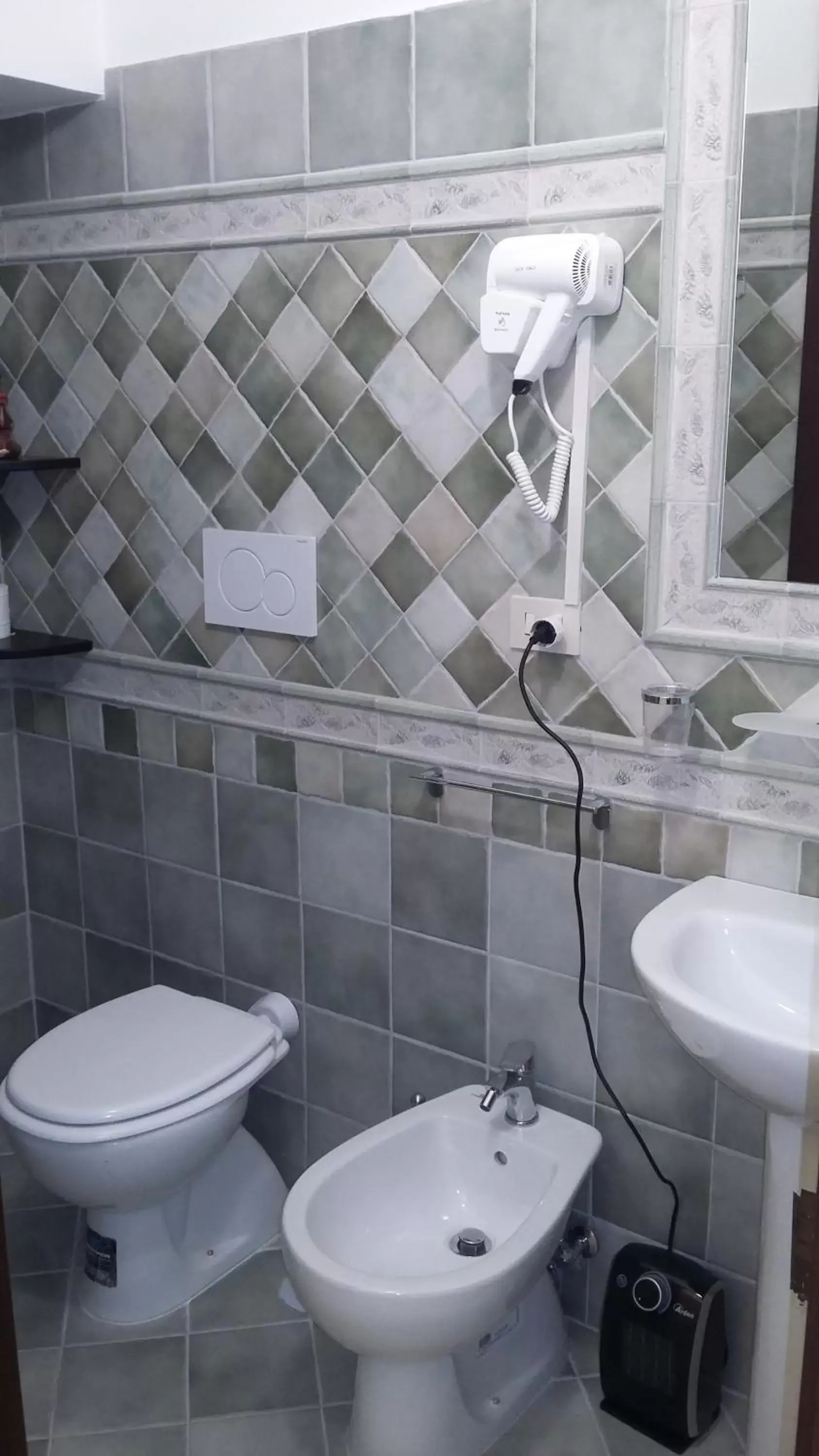 Toilet, Bathroom in Palazzo Moraschi Subiaco
