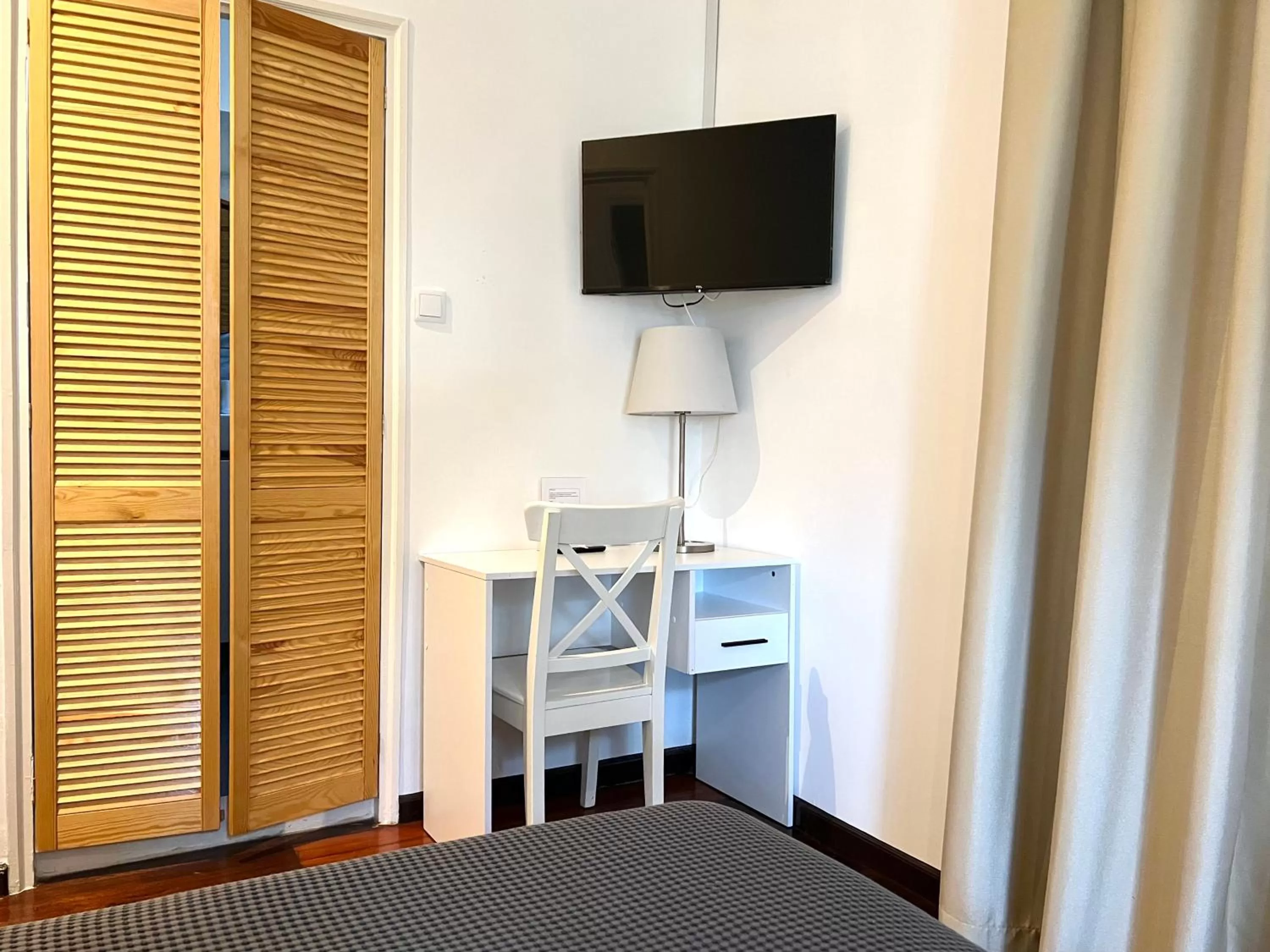 TV and multimedia, TV/Entertainment Center in Villa Famiri Boutique hotel