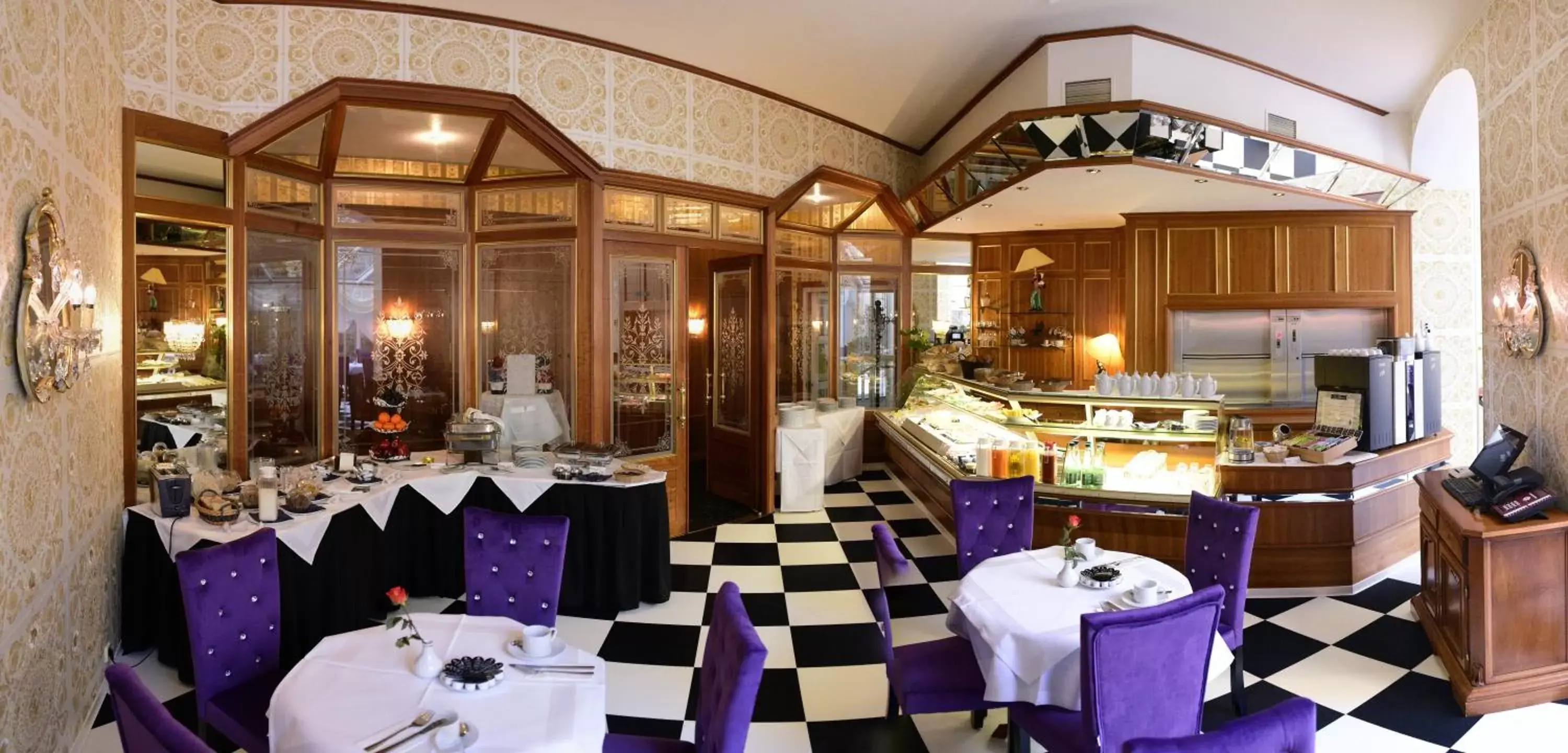 Buffet breakfast, Restaurant/Places to Eat in Hotel Alexandra