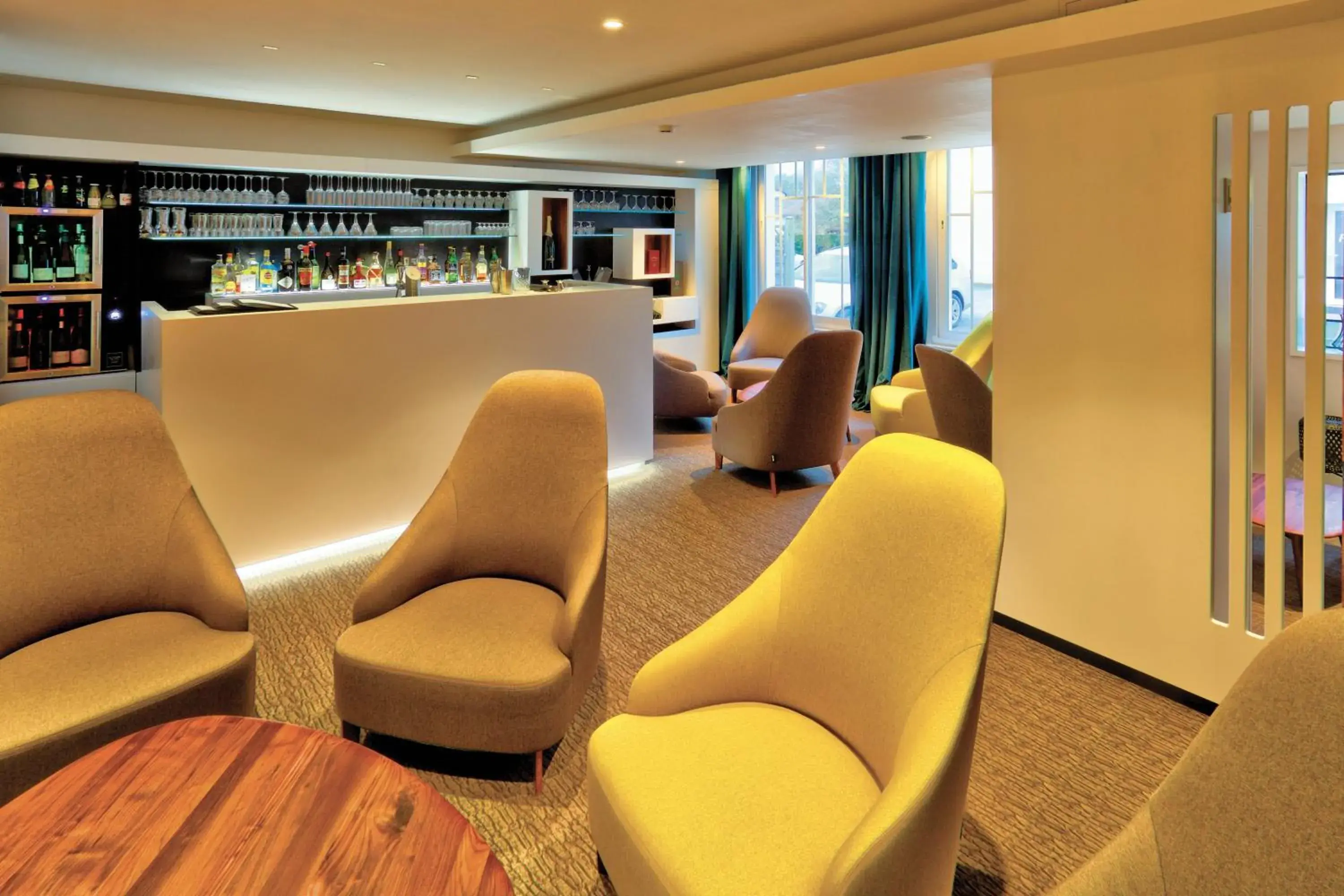 Lounge/Bar in Logis Hotel Restaurant Spa Beau Site