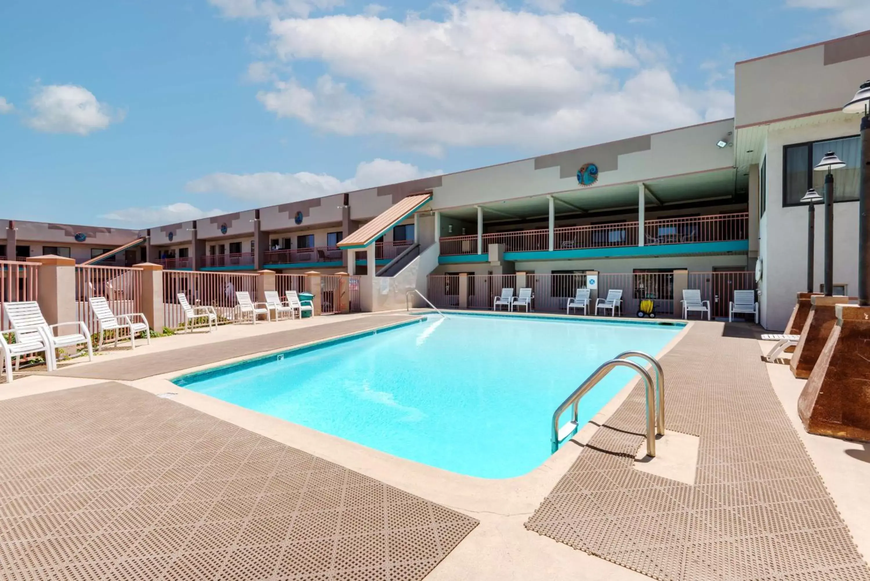 Pool view, Swimming Pool in Best Western Turquoise Inn & Suites