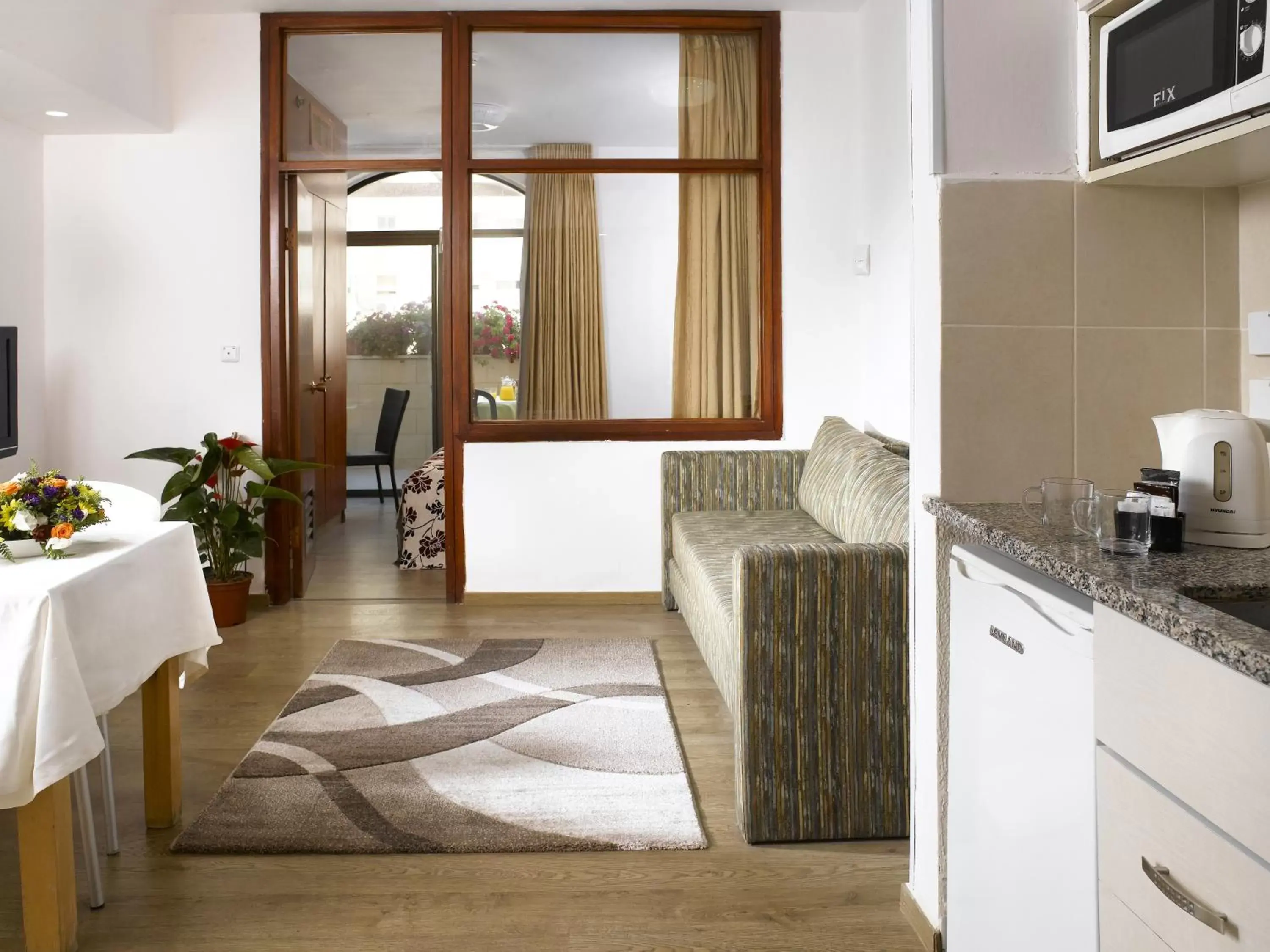 Kitchen or kitchenette, Kitchen/Kitchenette in Lev Yerushalayim Hotel