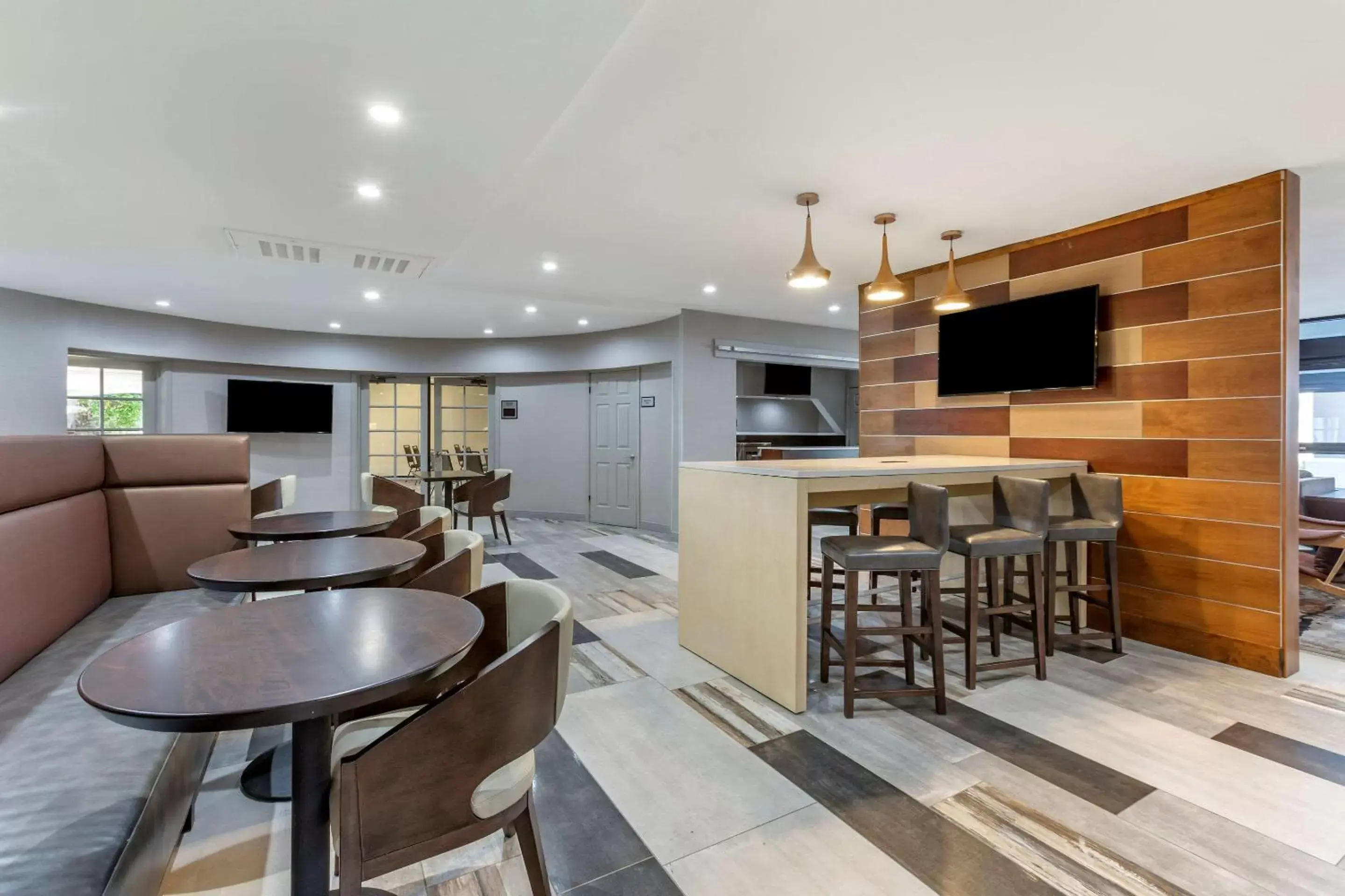 Restaurant/places to eat, Dining Area in Windmill Suites Surprise, Ascend Hotel Collection