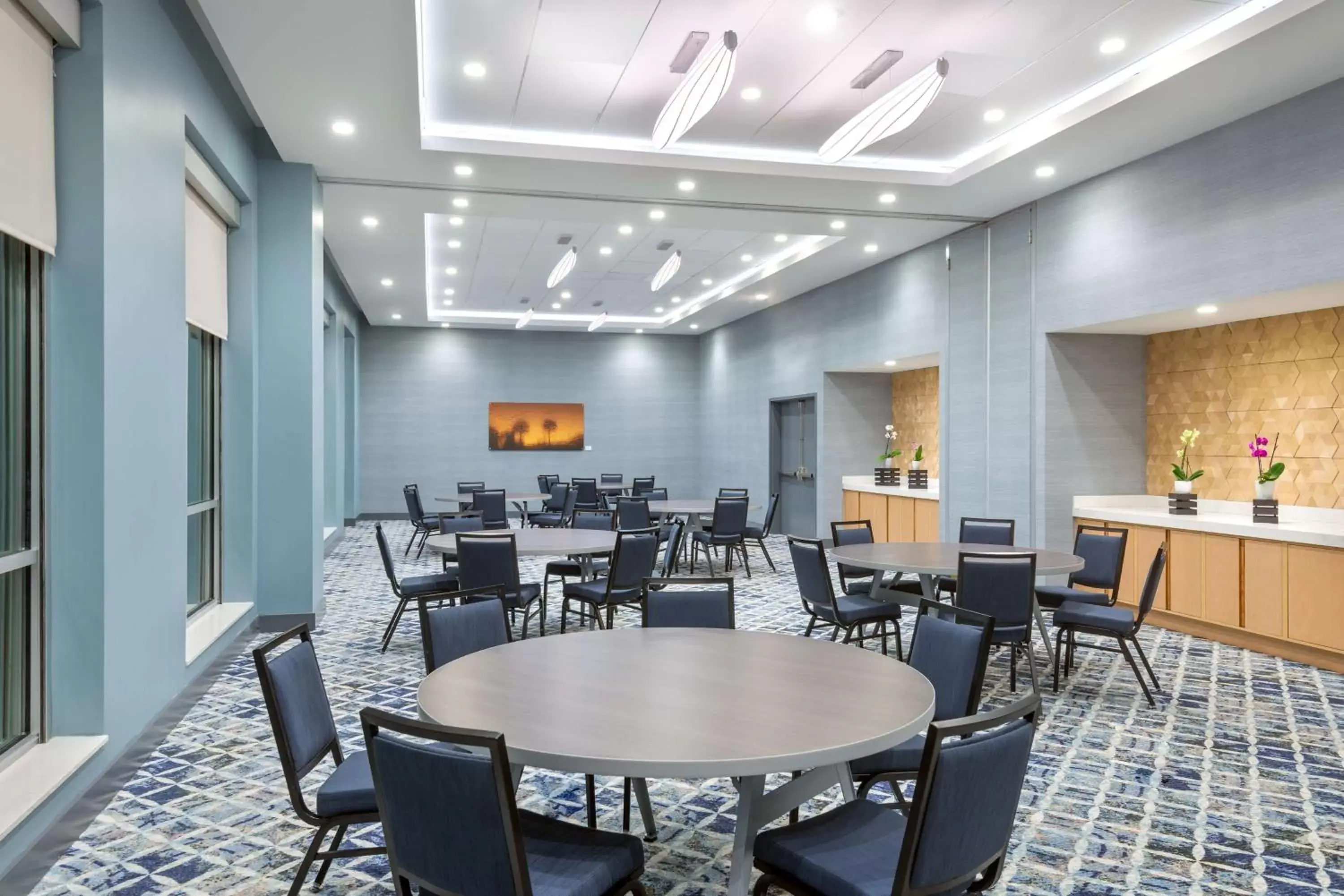 Meeting/conference room, Restaurant/Places to Eat in Hyatt House Orlando Airport