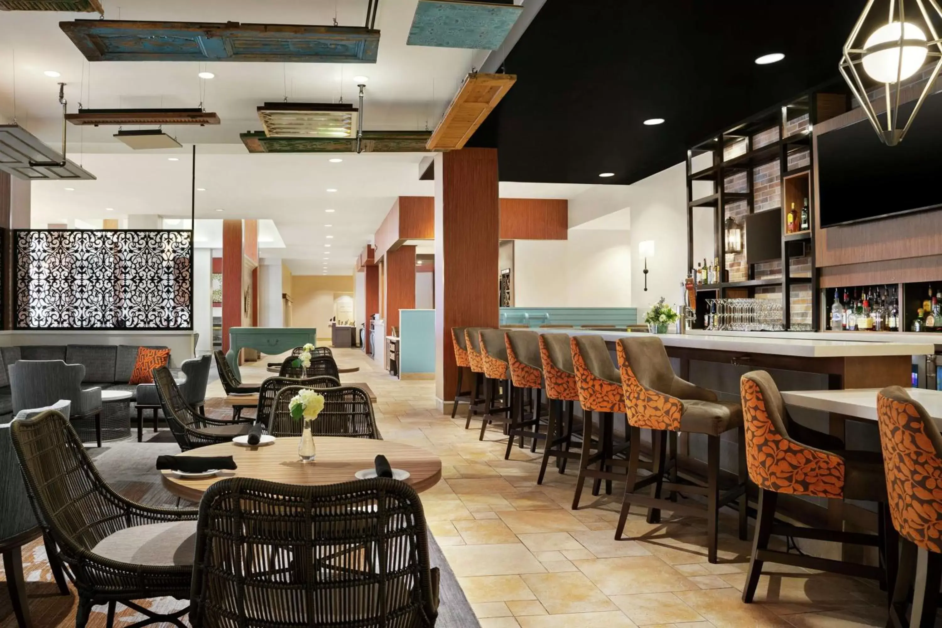 Lounge or bar, Restaurant/Places to Eat in Hilton Garden Inn New Orleans Convention Center