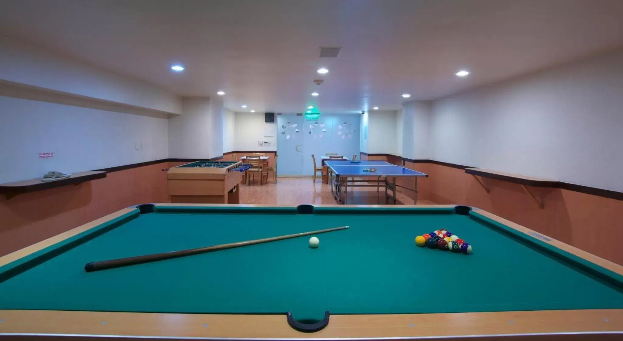 Game Room, Billiards in Holiday Inn Mexico City - Trade Center, an IHG Hotel