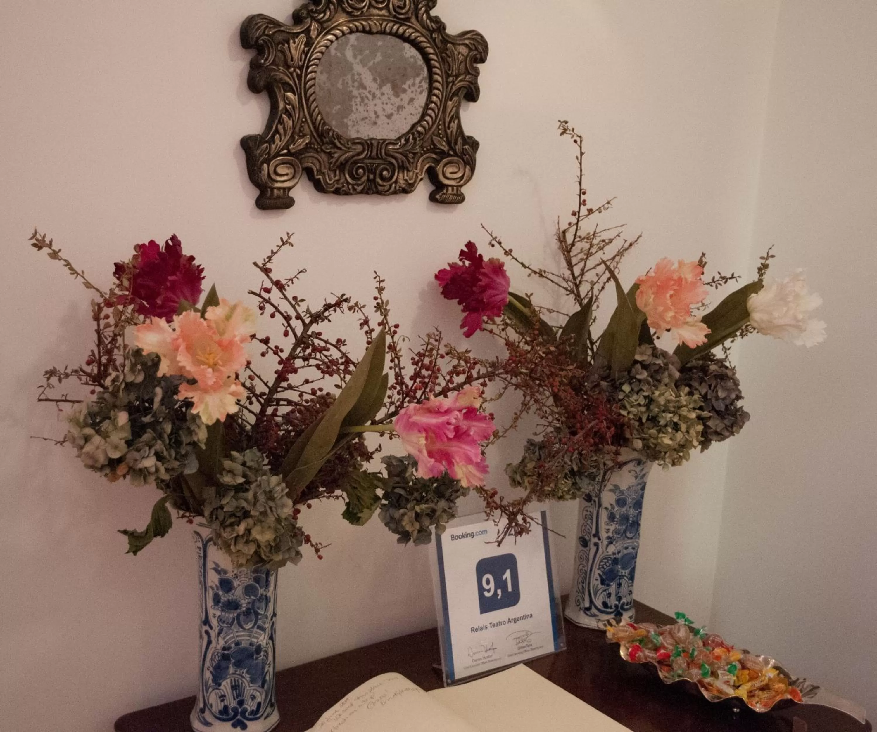 Decorative detail in Relais Teatro Argentina